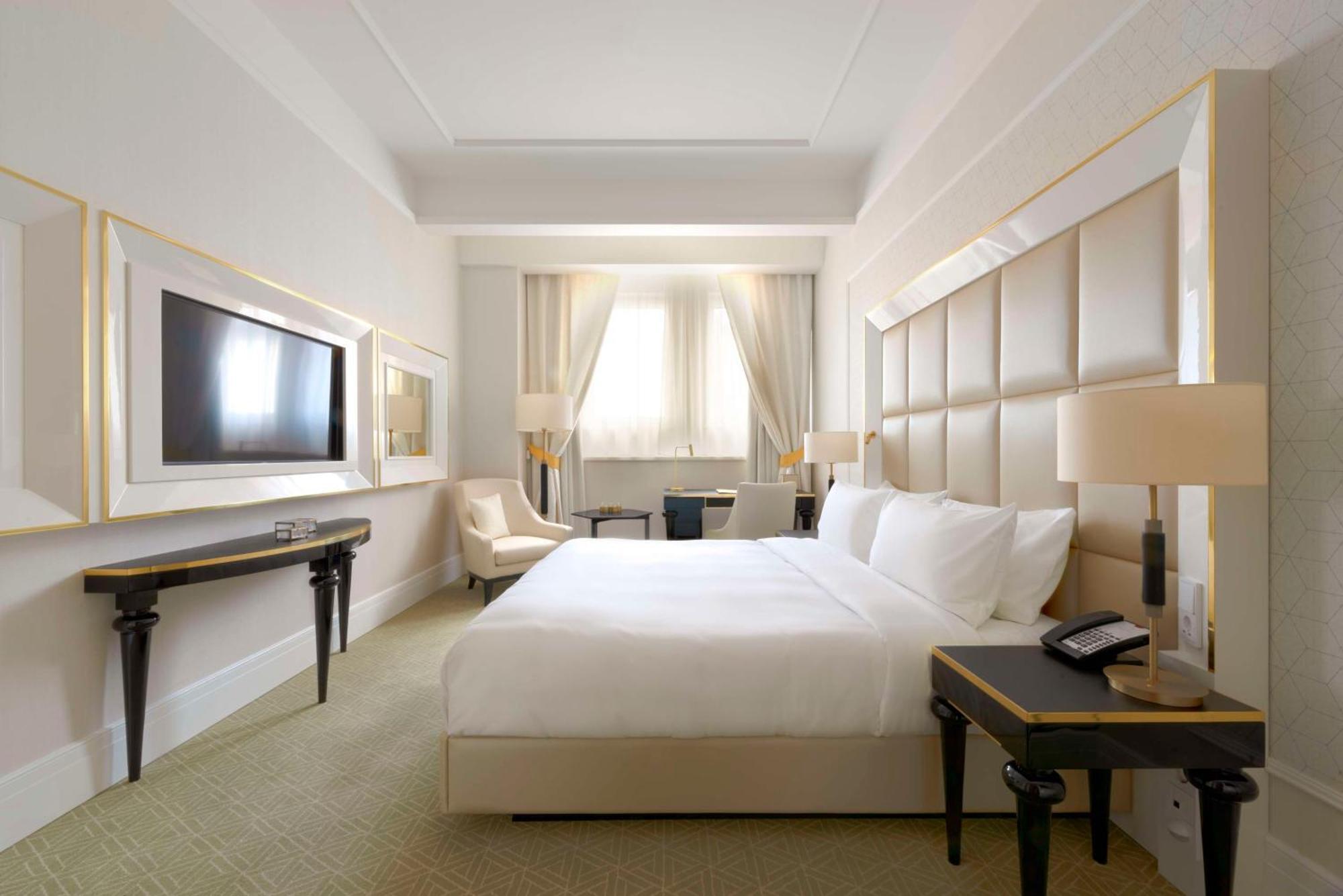 Párisi Udvar Budapest, Part Of Hyatt Hotel