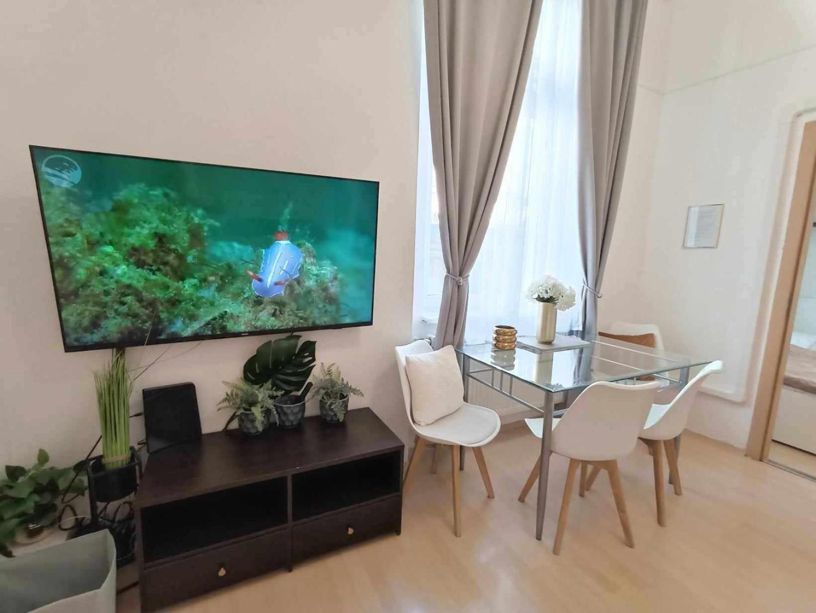 Trendy 2 Flat, Next To Corvin Mall Free Huge Garage! Ac,dishwasher,washmachine, Smart Tv *