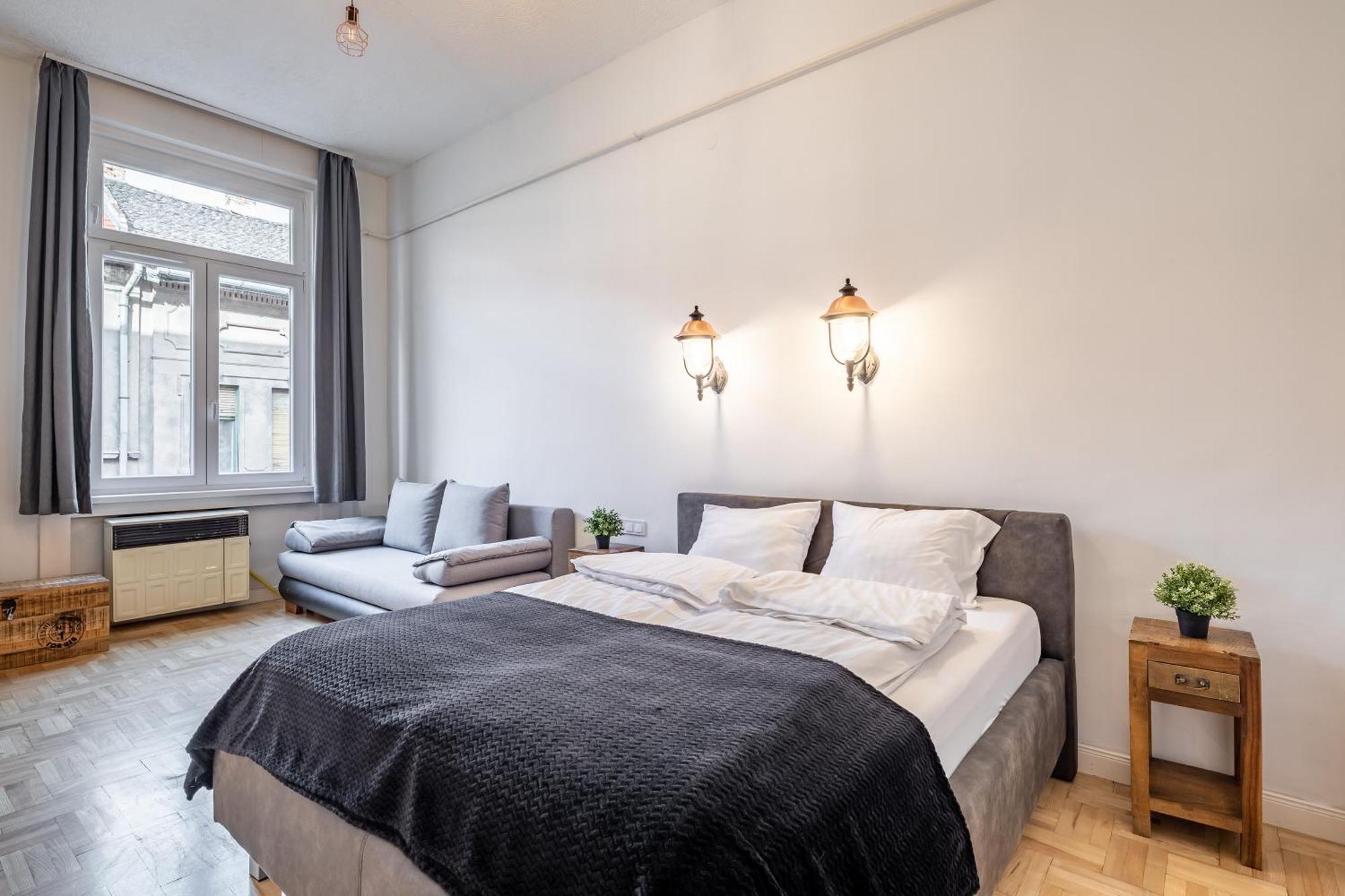 Luxurious At Center