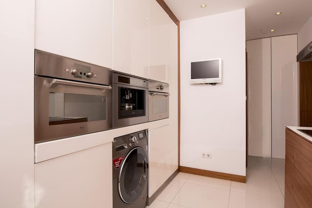 Orangehomes One Bedroom With Fireplace Budapest