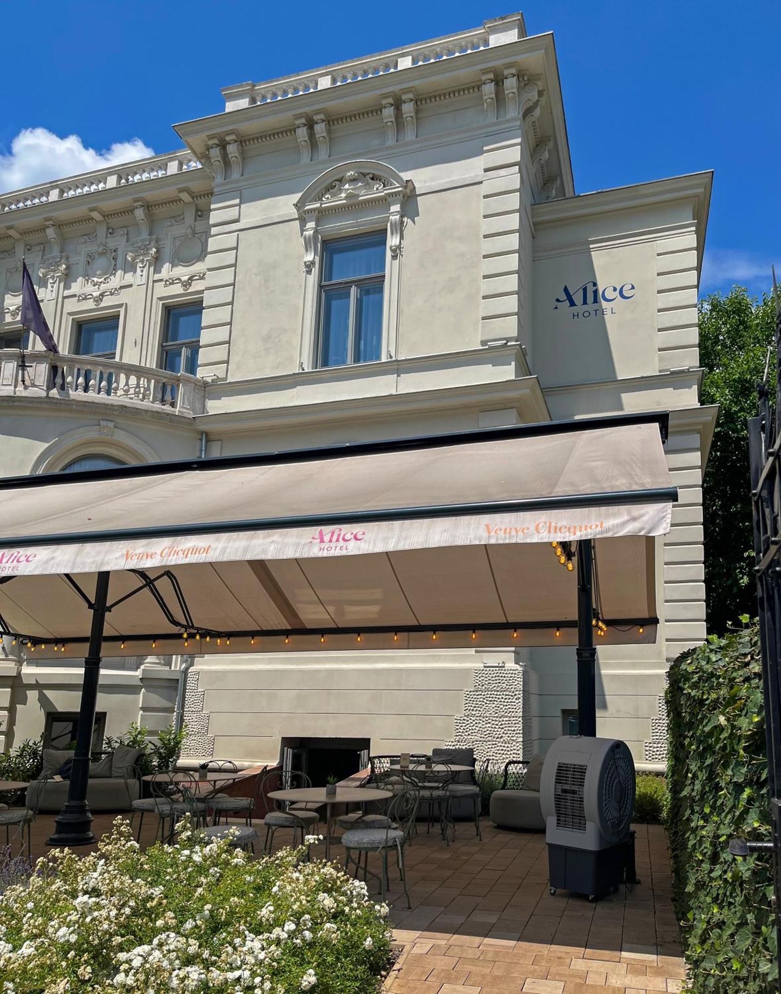 Alice Budapest