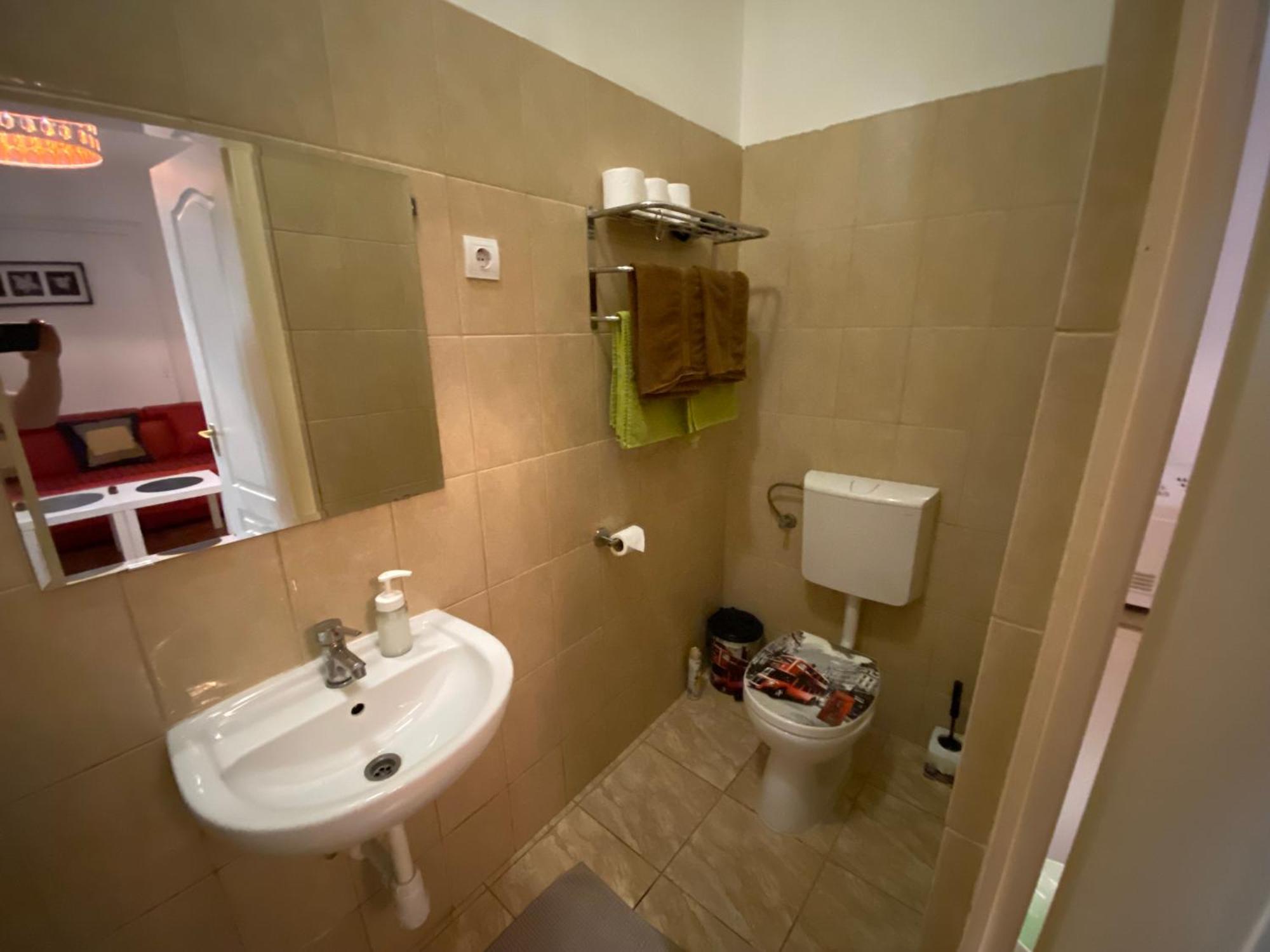 & And Center Apartment Budapest
