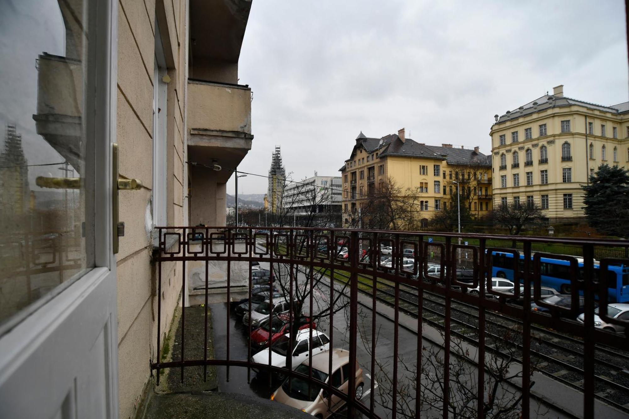 Luxuryflat Near Centre On118 Sqm, 3br,2bth,8bed,ac *