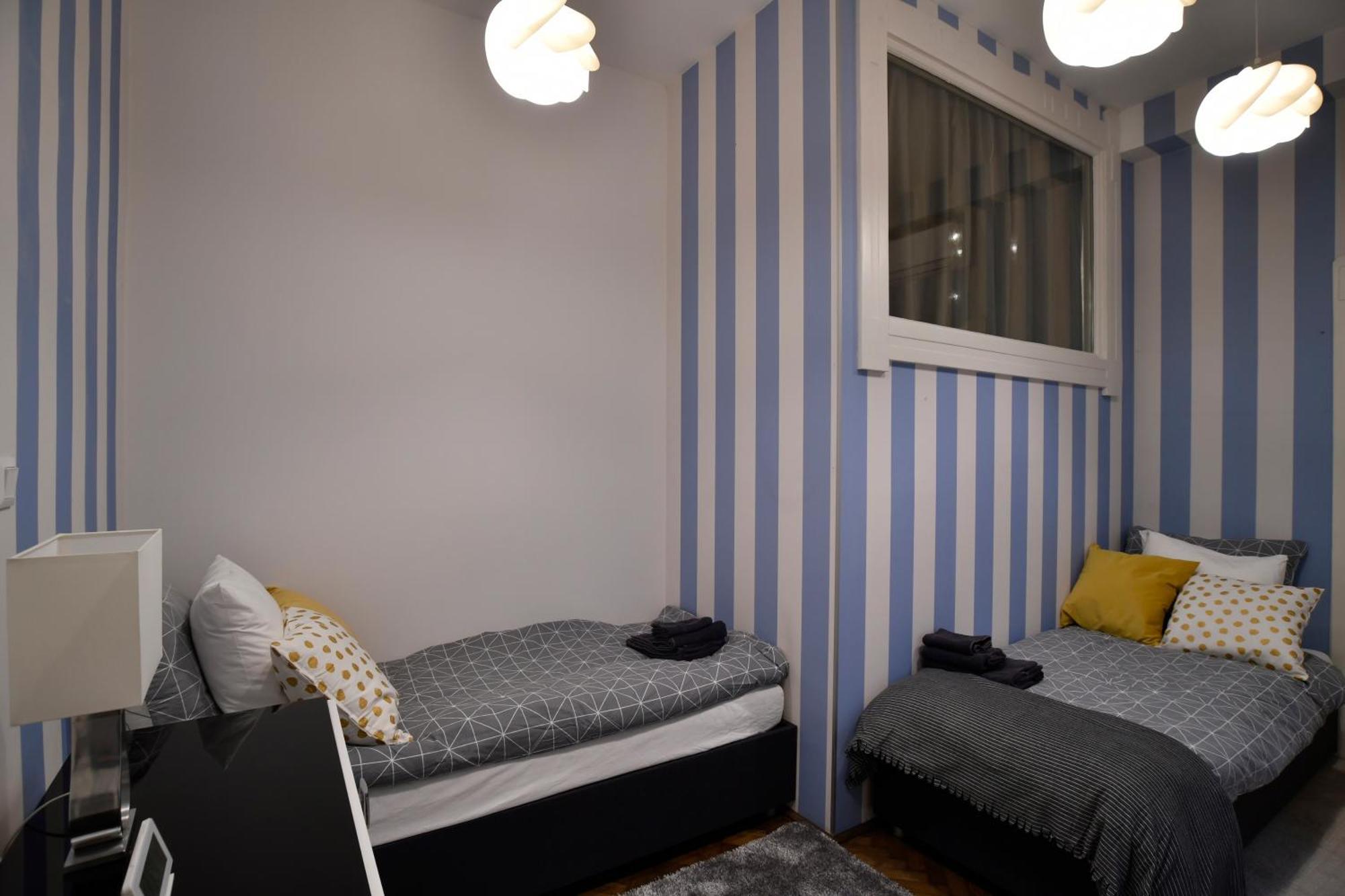 Luxuryflat Near Centre On118 Sqm, 3br,2bth,8bed,ac