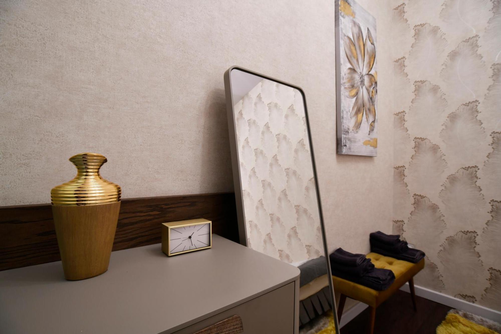 Apartamento Luxuryflat Near Centre On118 Sqm, 3br,2bth,8bed,ac *