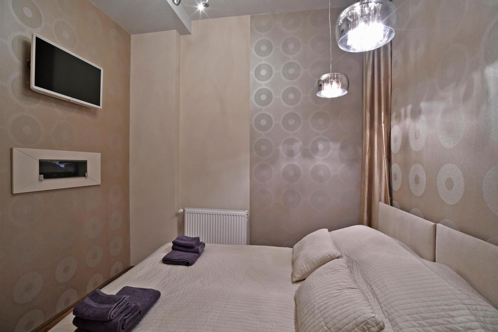 Apartamento Luxuryflat Near Centre On118 Sqm, 3br,2bth,8bed,ac