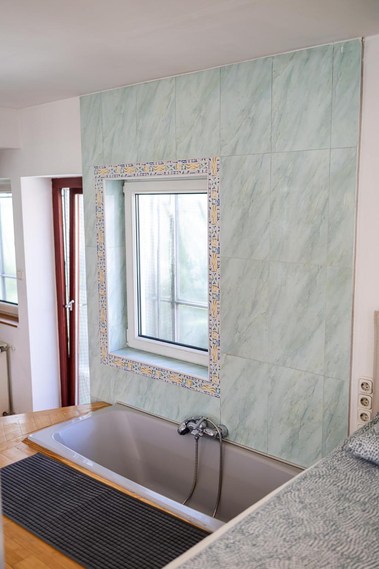 Apartment Center Penthouse - Huge Terrace And Free Parking - Tram/metro - Ac Budapest