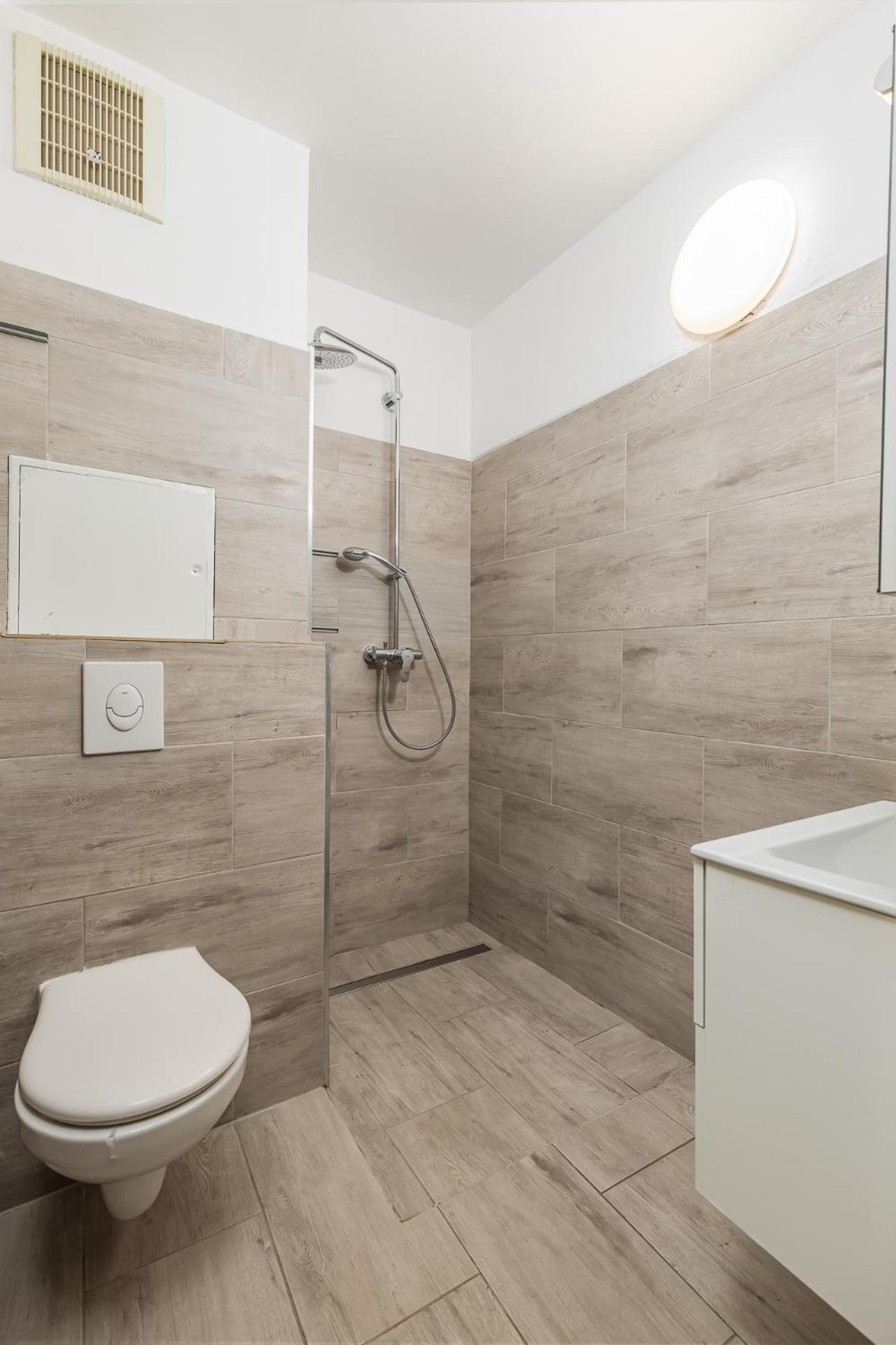 Apartment Center Penthouse - Huge Terrace And Free Parking - Tram/metro - Ac