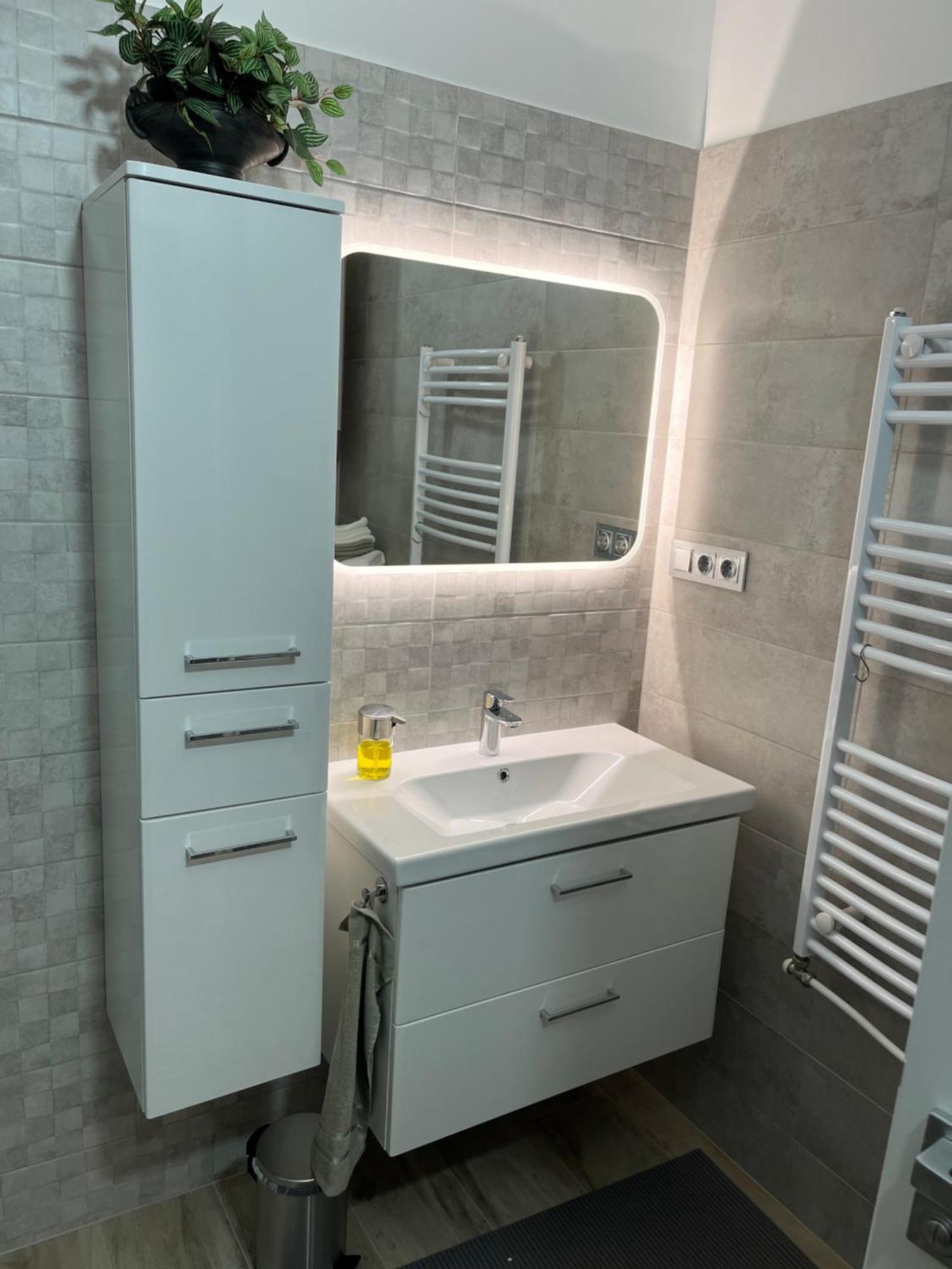 Ildiko's 2 Bedroom Cosy Lejlighed *