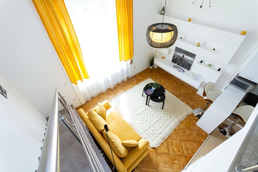 Bright Design Riverside By Nw *