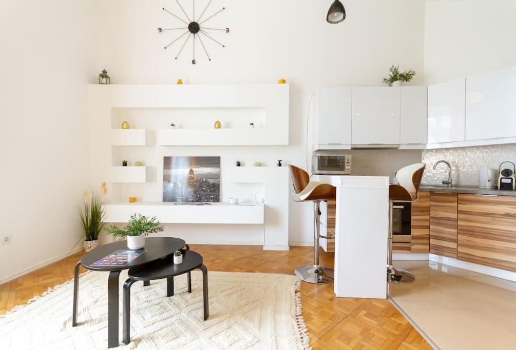 Apartment Bright Design Riverside By Nw