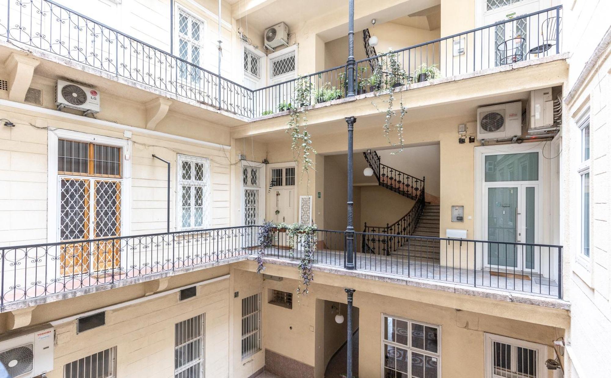 Andrassy Square Apartamento *