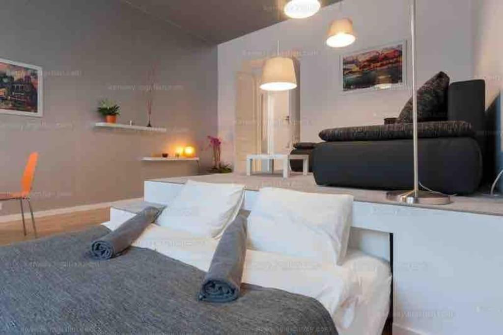Downtown Oasis - Your Adventure Starts Here Apartment