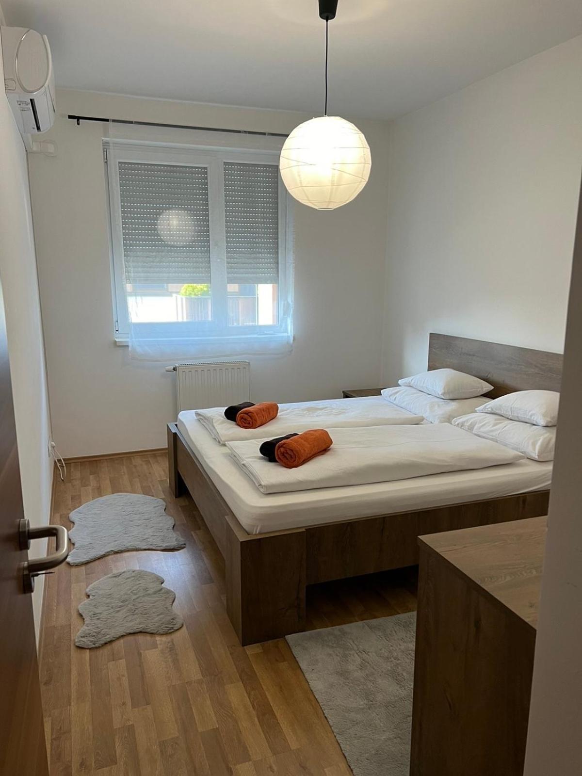 Lux Cordia With Free Parking Apartman