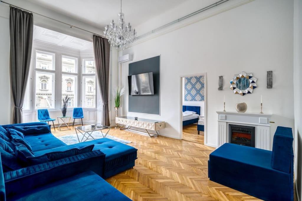 Andrassy Grandeur With Indoor Parking * Boedapest