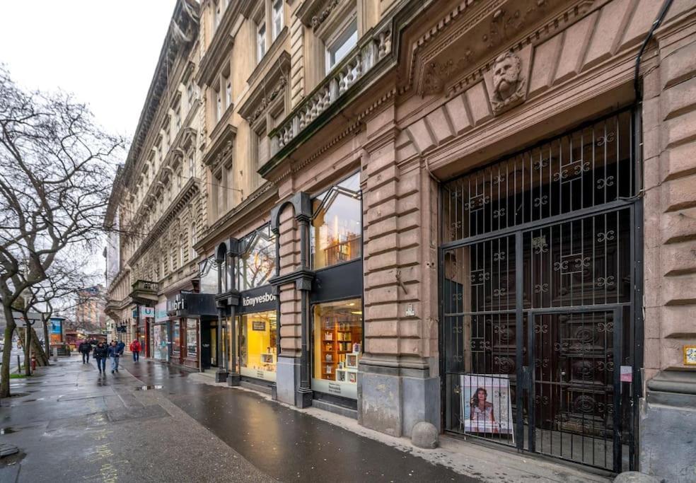 Andrassy Grandeur With Indoor Parking