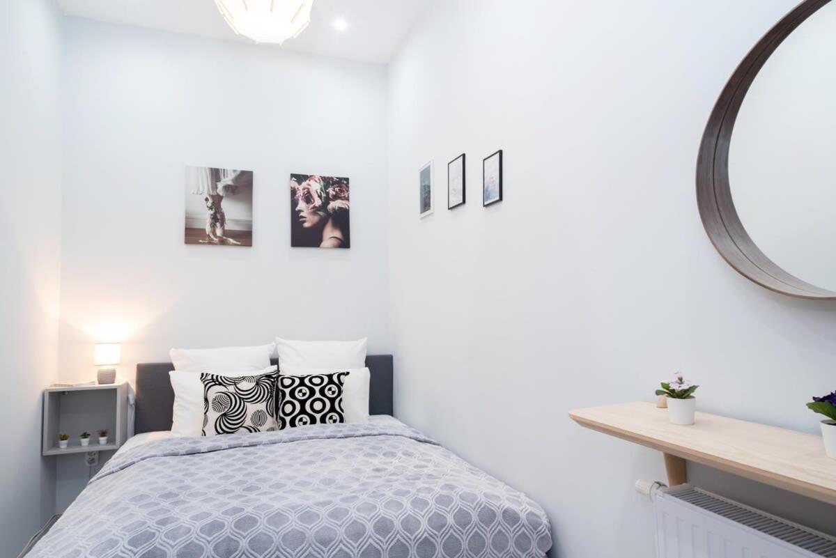 New Spacious At Superb Location Apartmán *