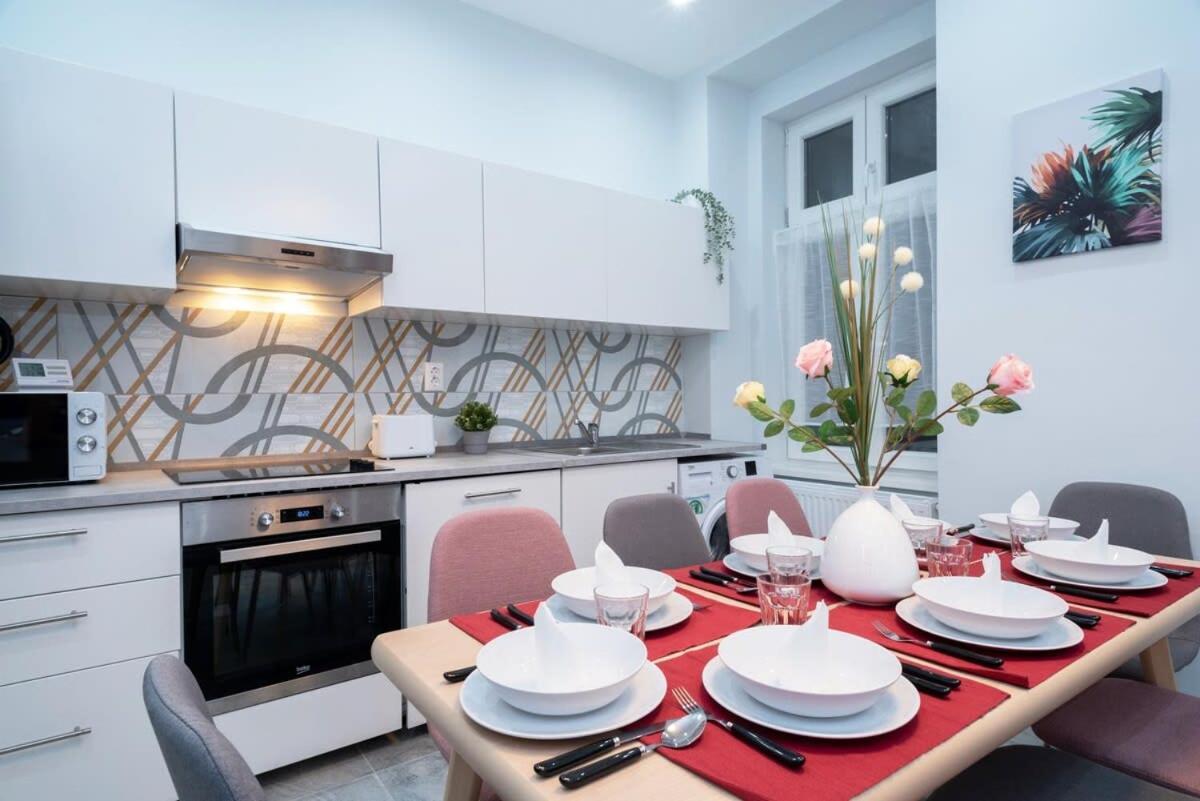 New Spacious At Superb Location Budapest