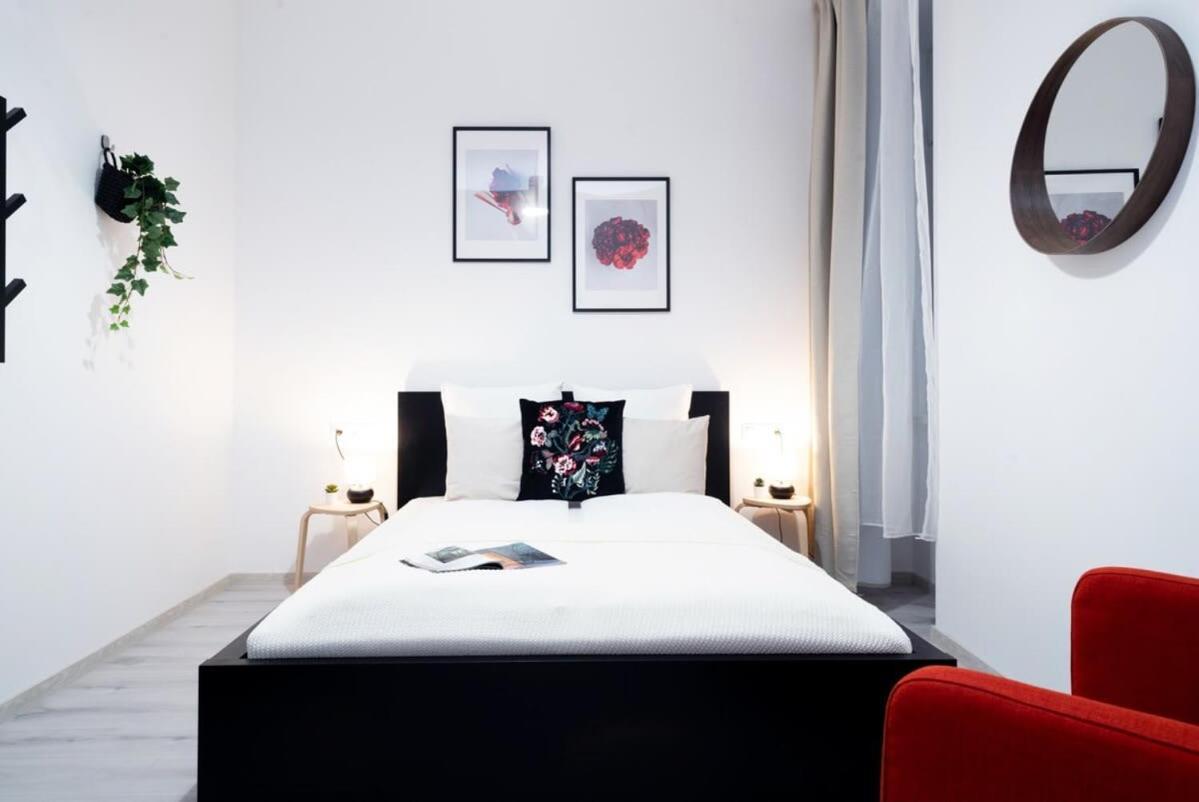 Apartment New At Exlusive Location *