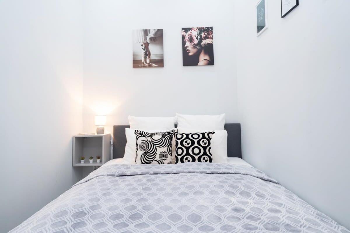 New Spacious At Superb Location Apartmán *