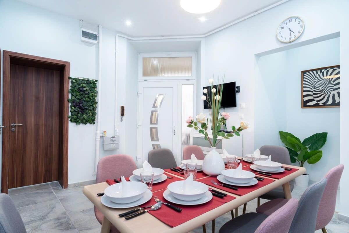 New Spacious At Superb Location Apartmán *