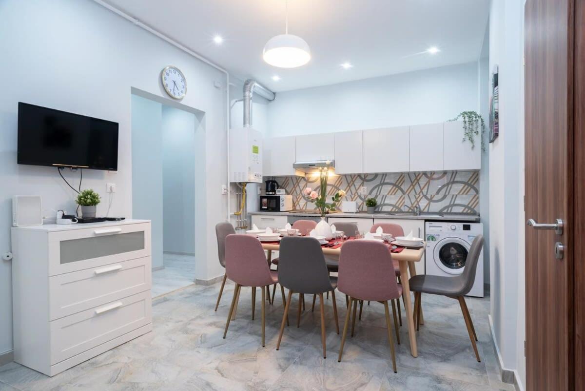 New Spacious At Superb Location Apartmán *