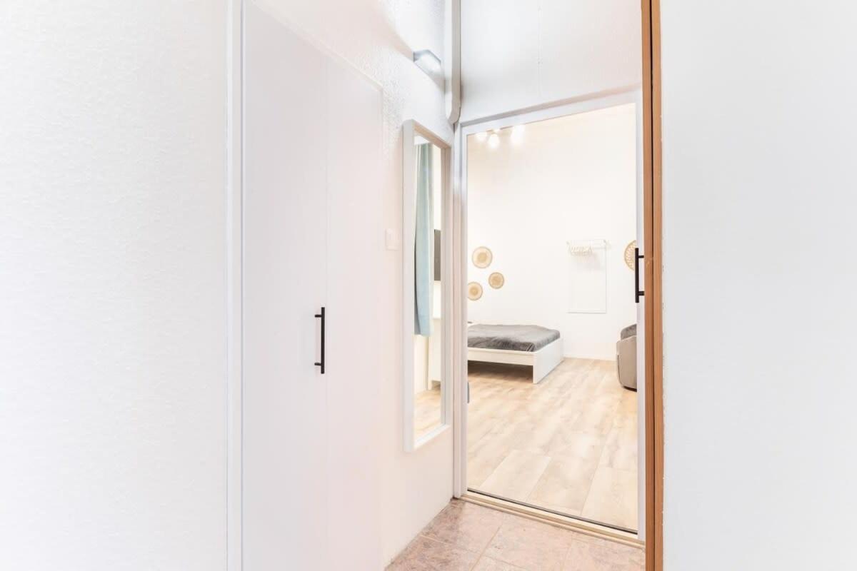 Ultra Modern For 3 Guests Lägenhet Budapest