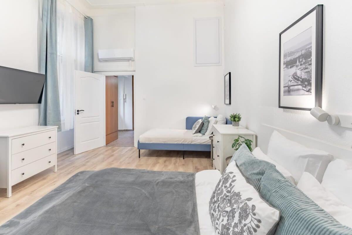 Ultra Modern For 3 Guests Lägenhet *