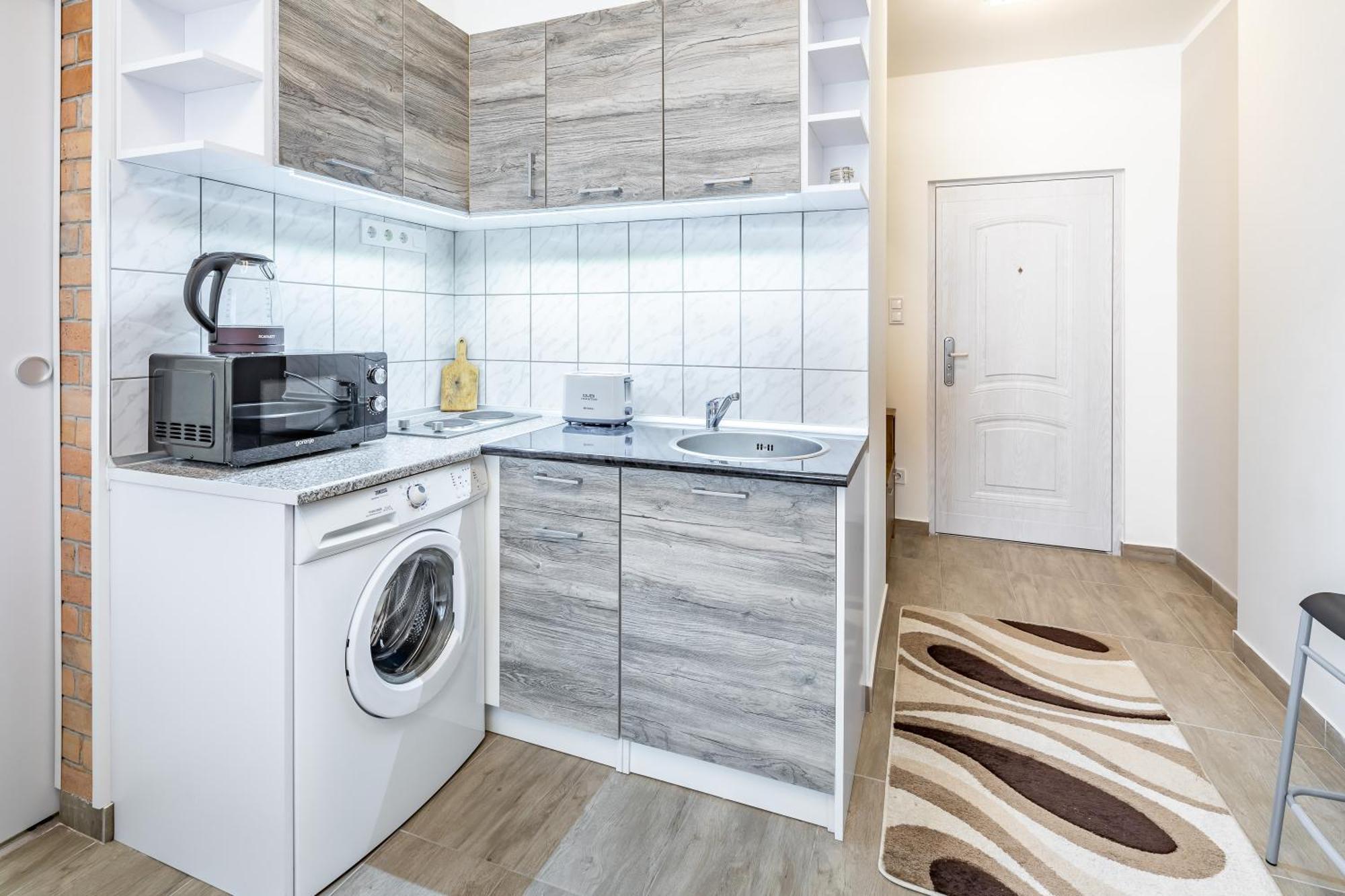 Apartment And Homey With Good Transport Link Budapest