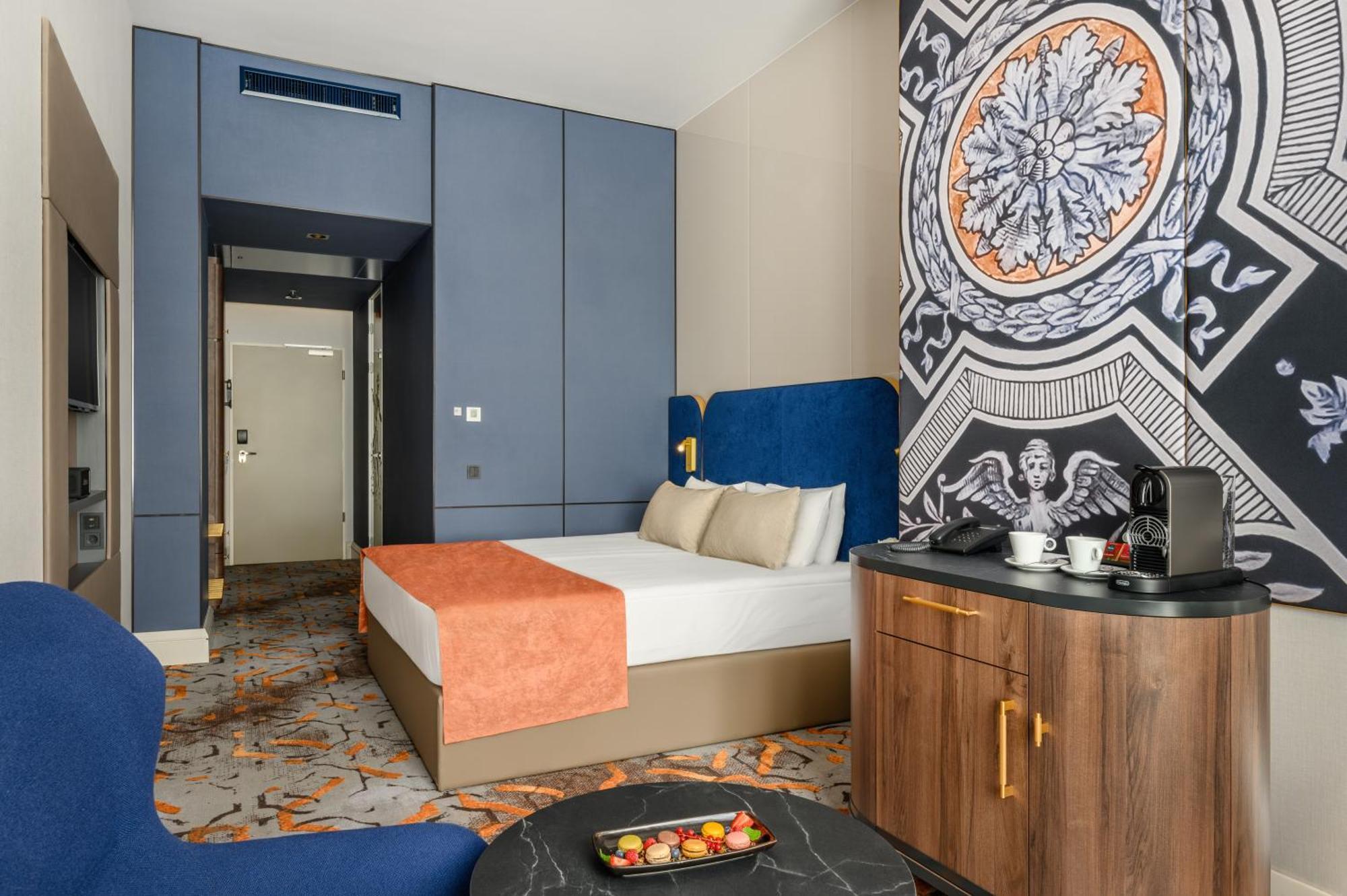 Moments Hotel