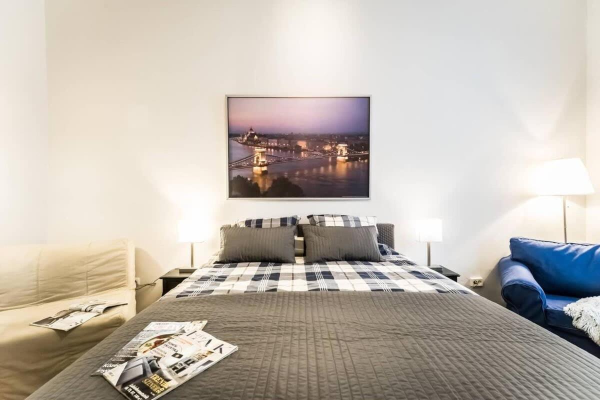 Perfectly Located, Renewed And Cozy Appartement