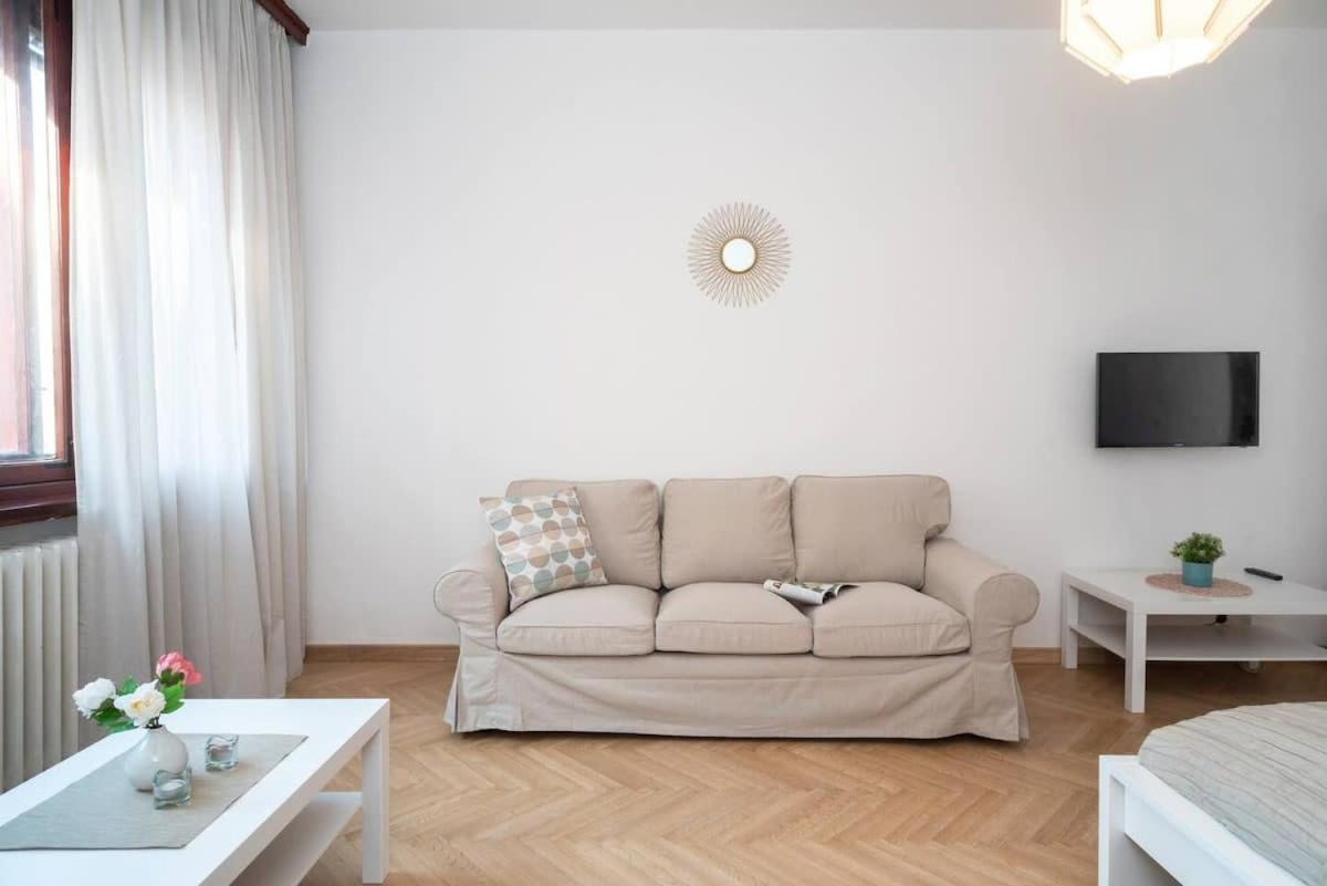 Convenient In The Heart Of Downtown *