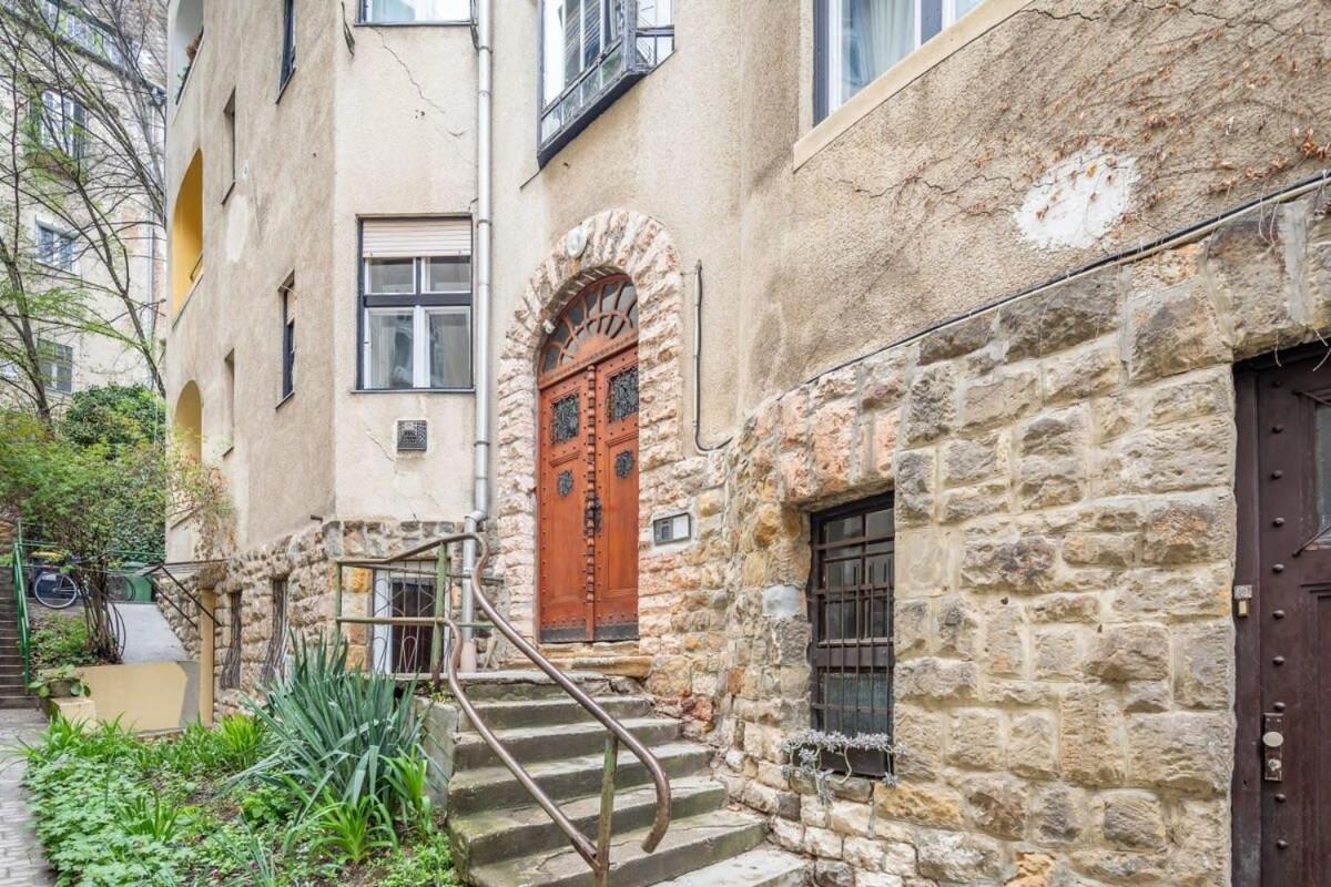 Quiet Charming Near The Center Budapest