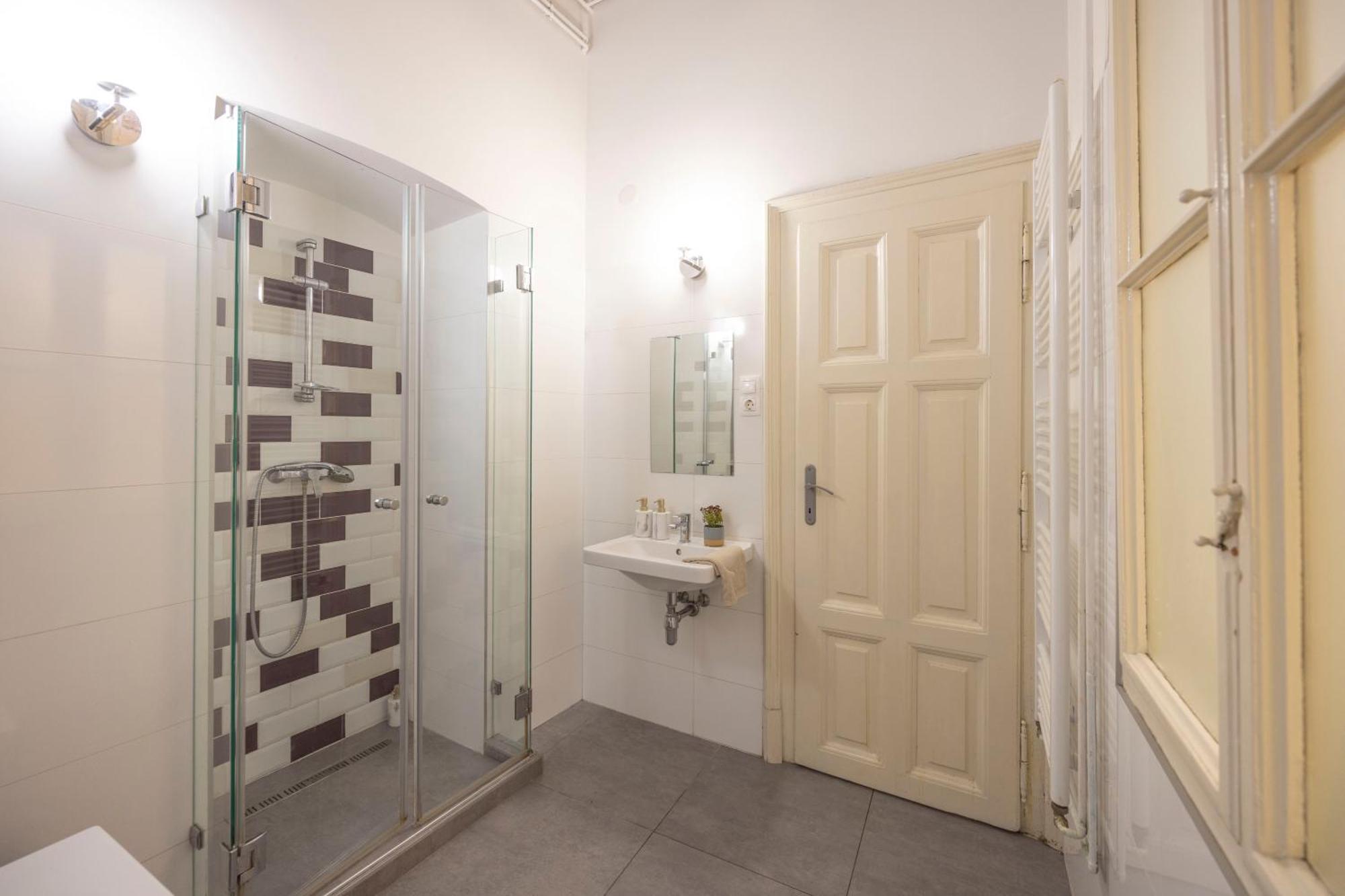 Cozy & Nostalgic Style In The Center Apartman