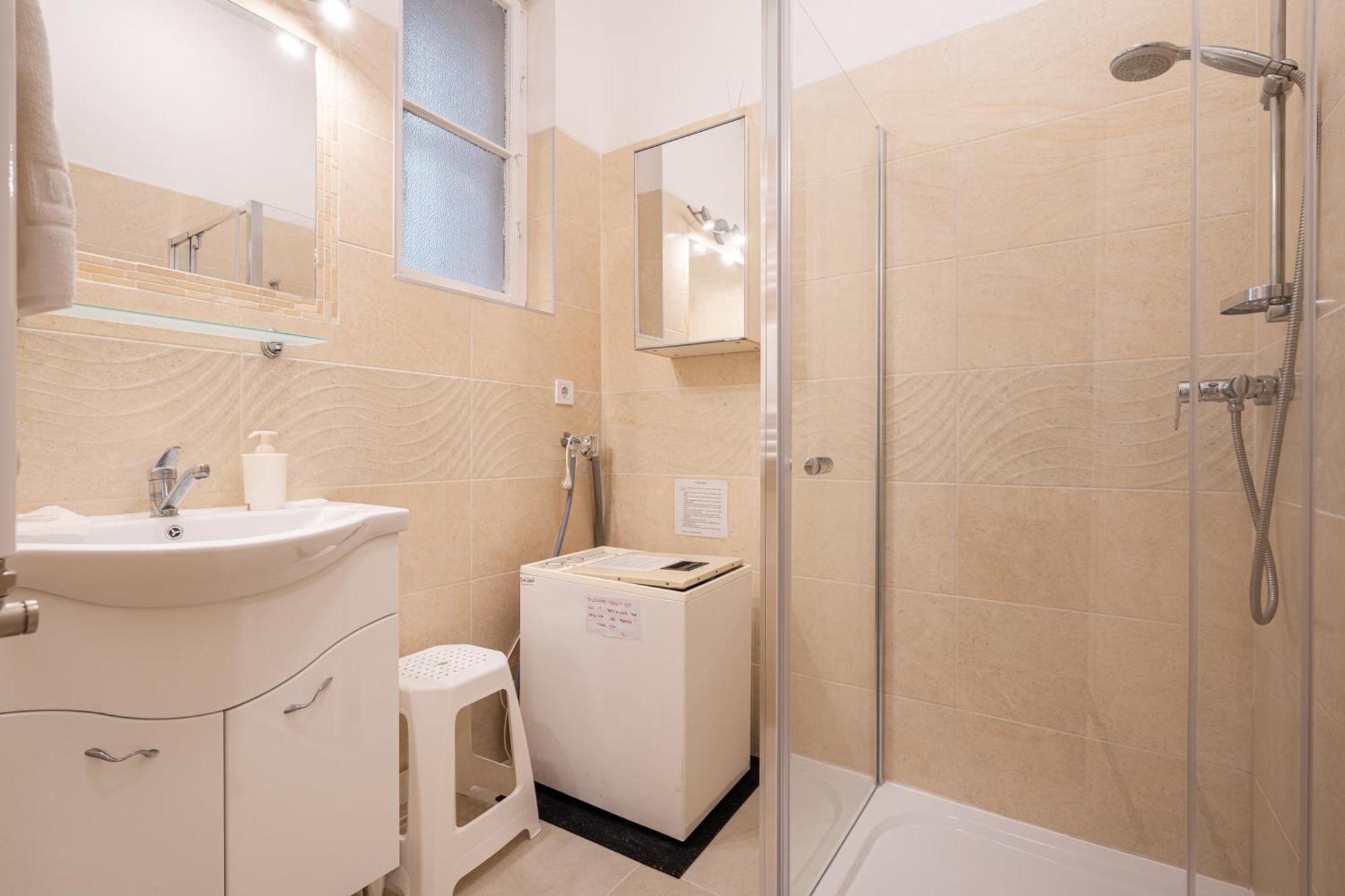 Bpr W21 Retro With Balcony Appartement *