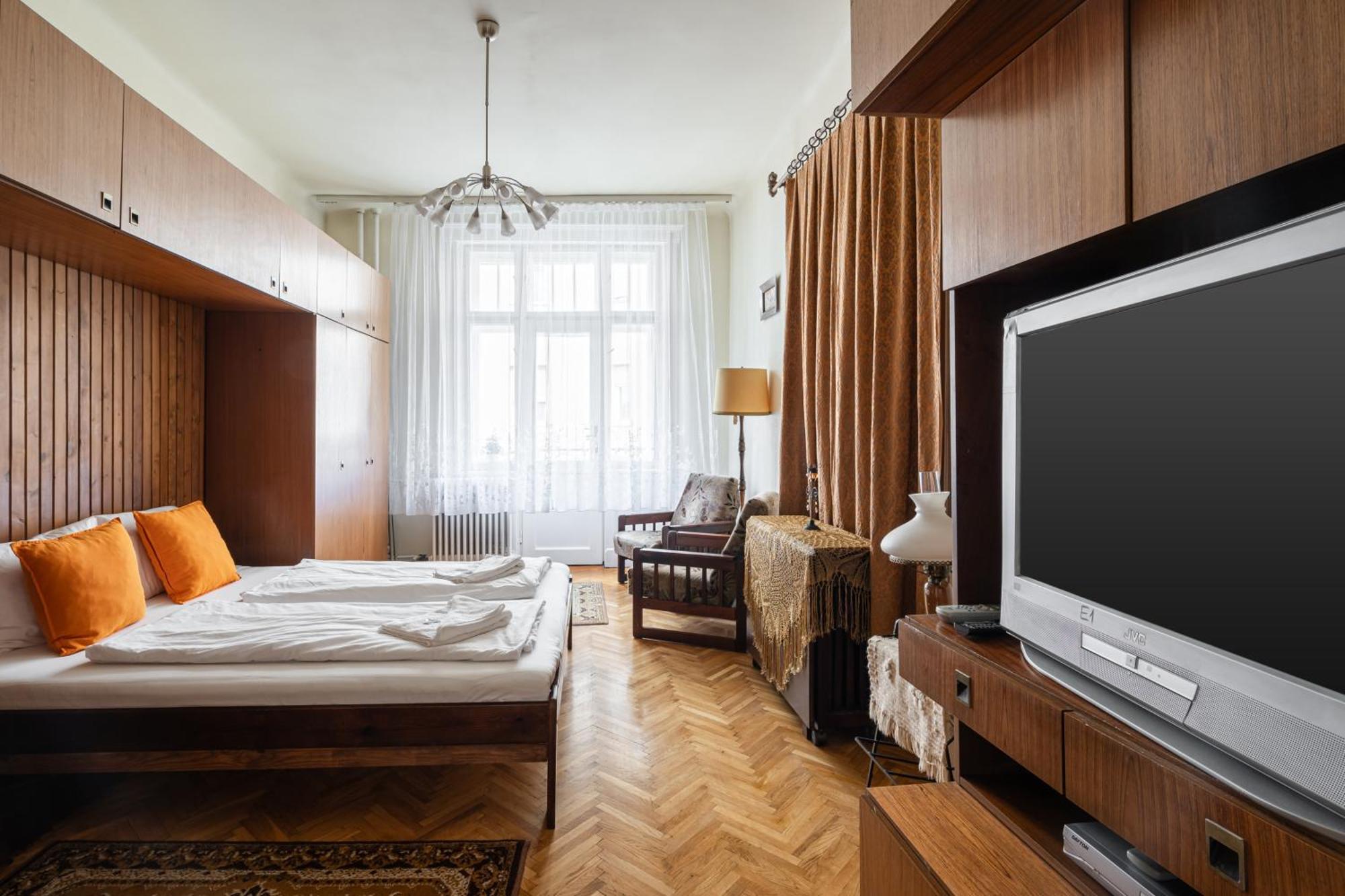 Bpr W21 Retro With Balcony Appartement *