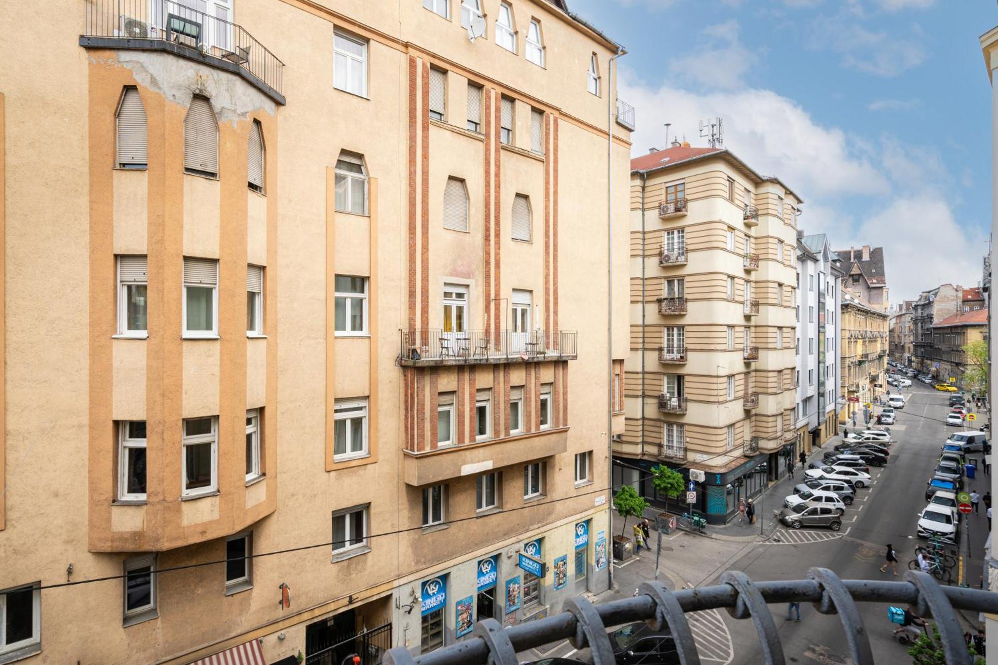 Bpr W21 Retro With Balcony Appartement Boedapest