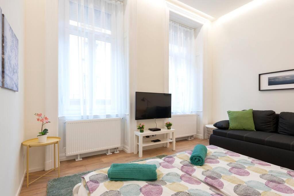 Luxury New-3bdr 3bth Sauna!city Center