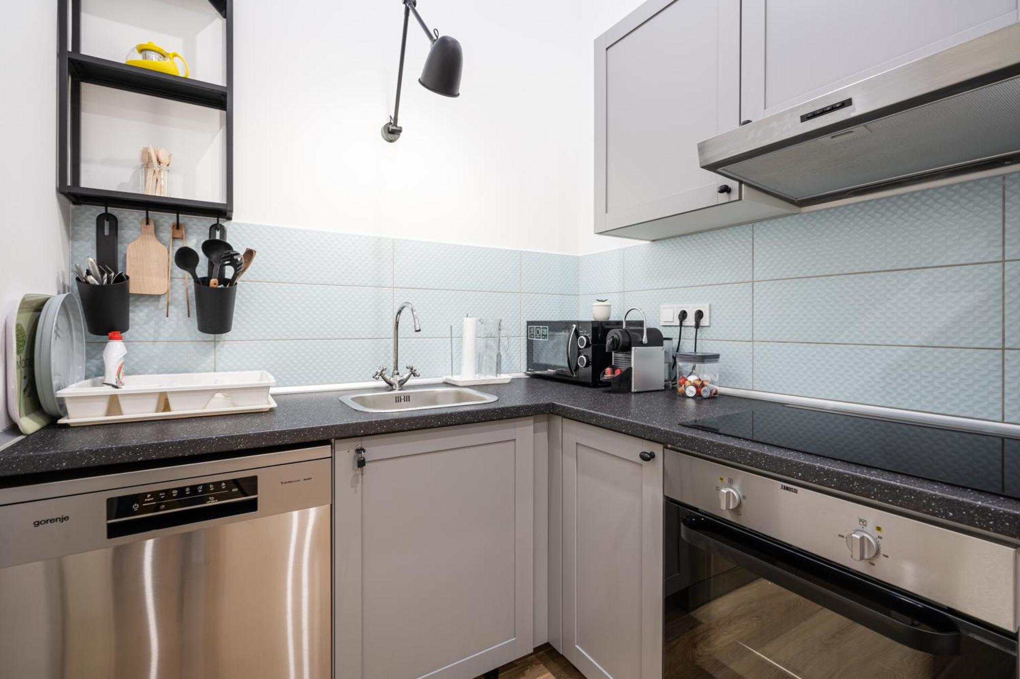 Kristi Tiptop In The Heart Of Apartament
