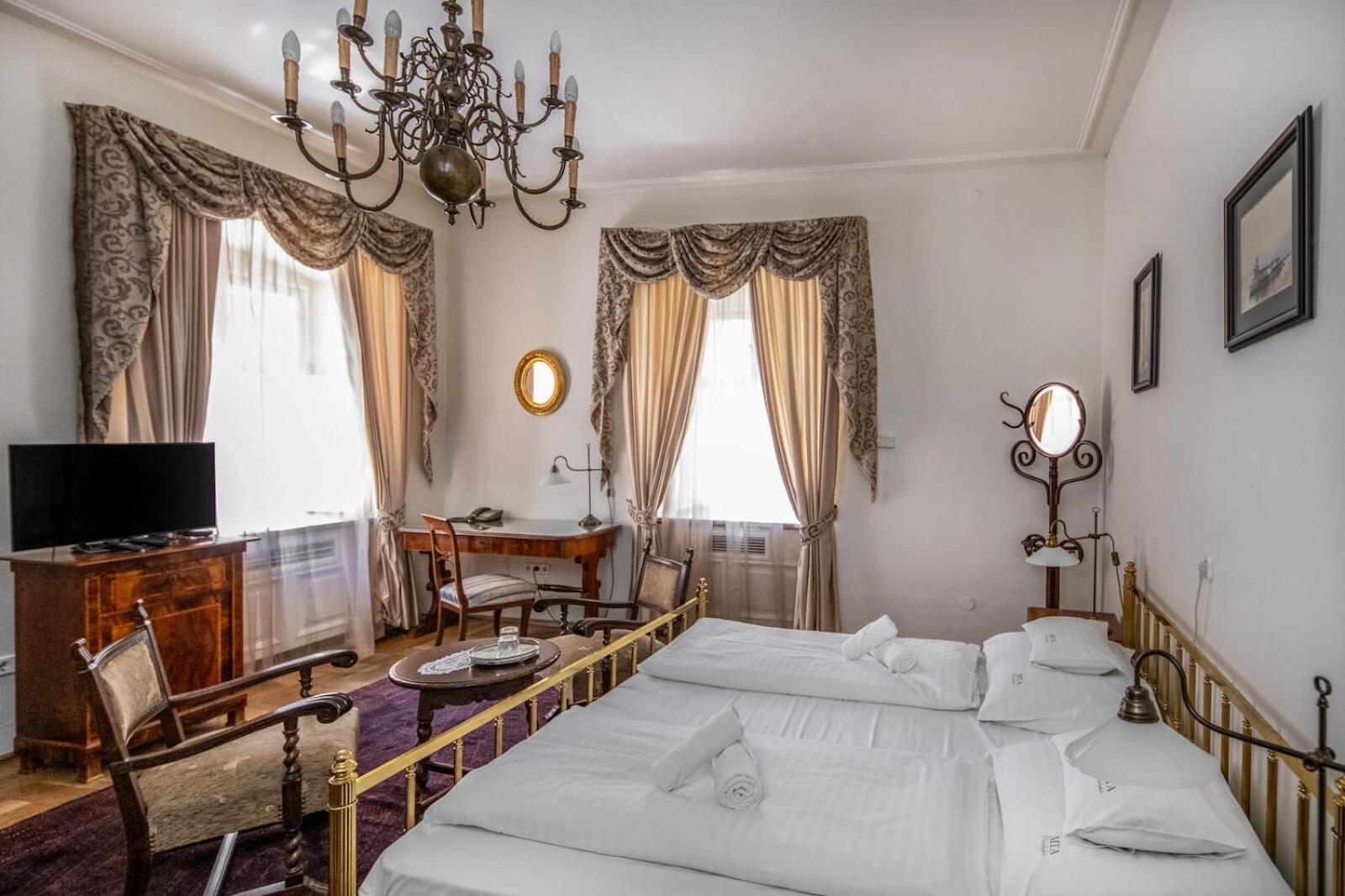 Bed & Breakfast Academy *