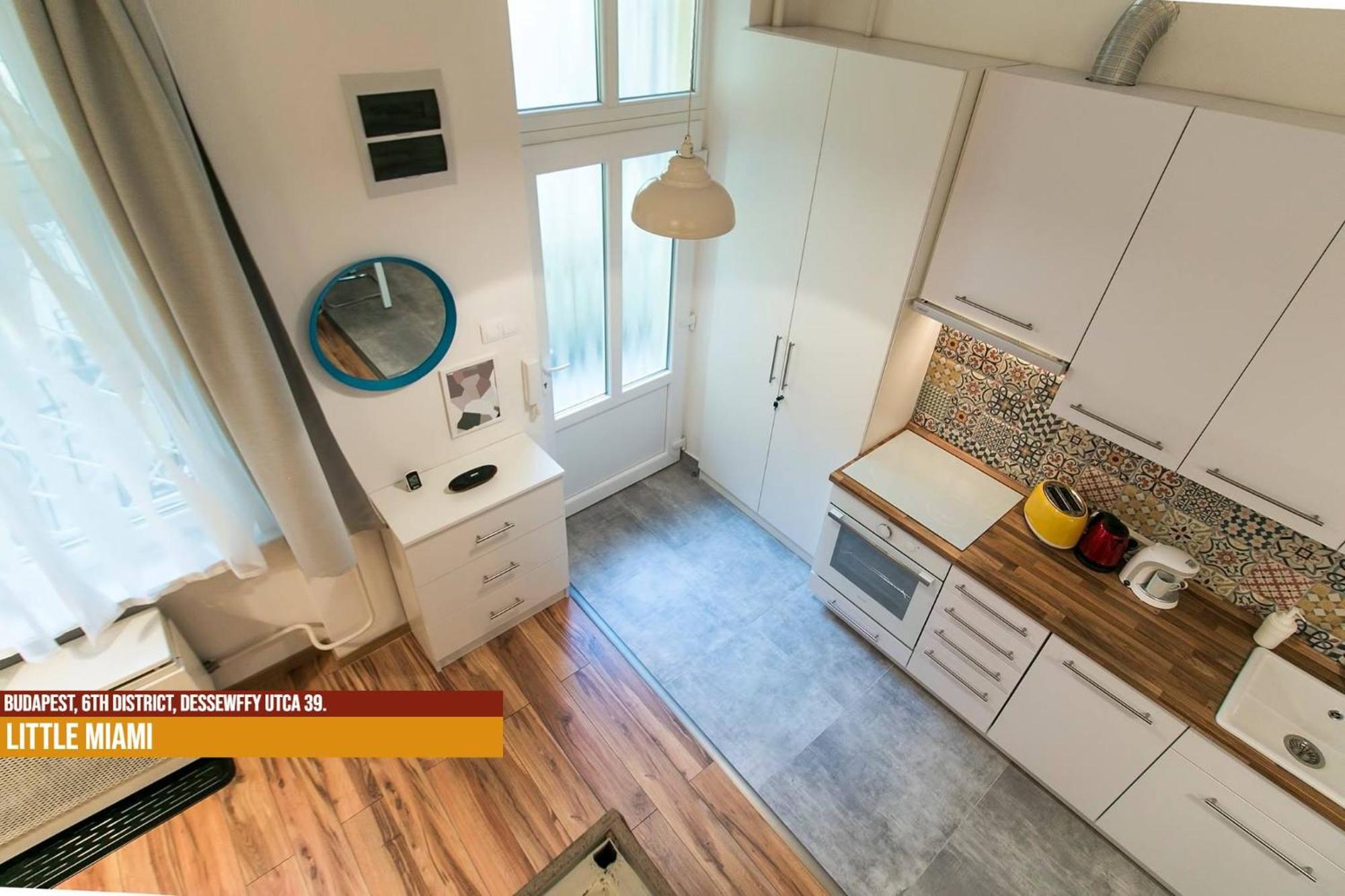 Little Americas Opera Apartment *