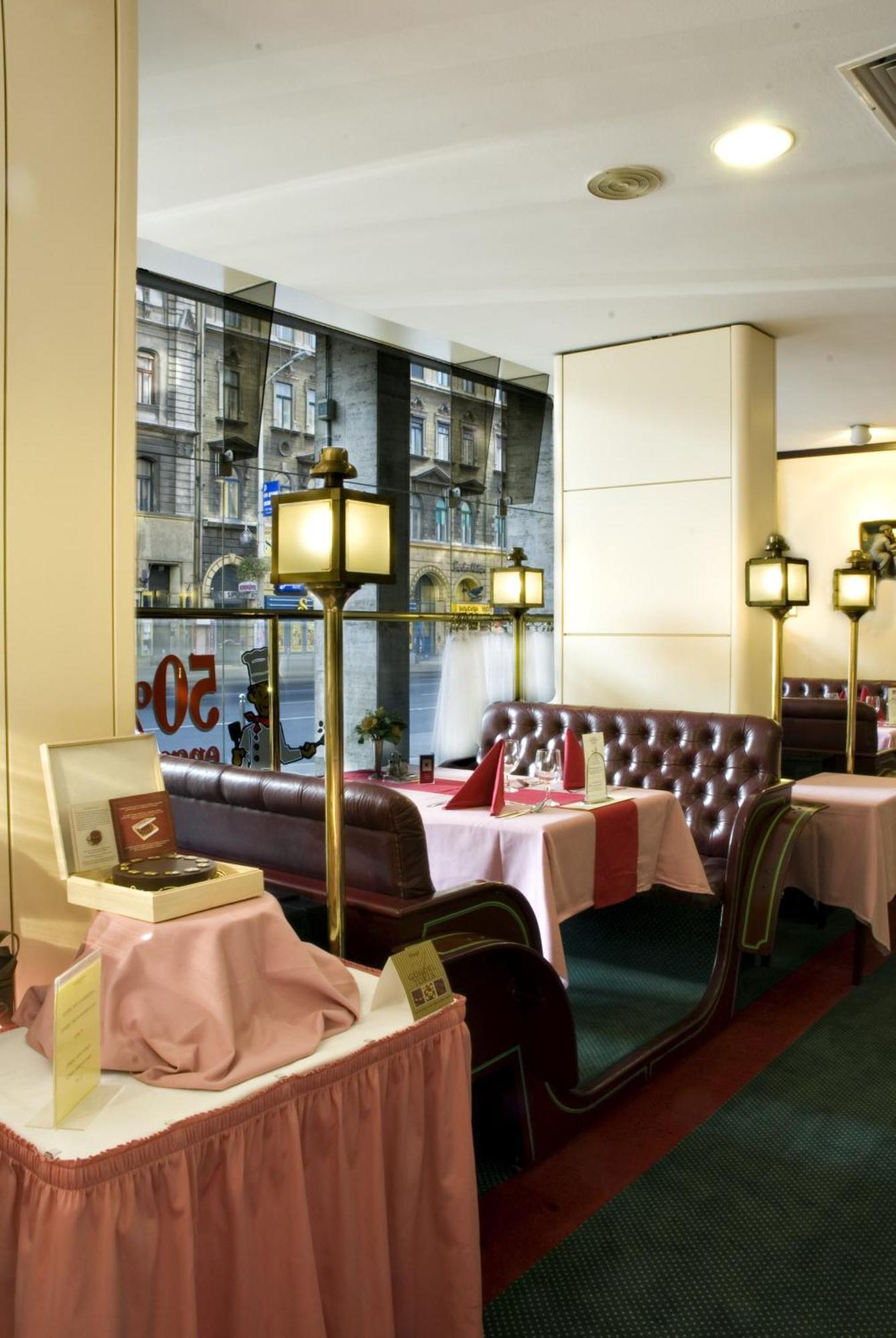 Hotel Danubius Hungaria City Center 4*