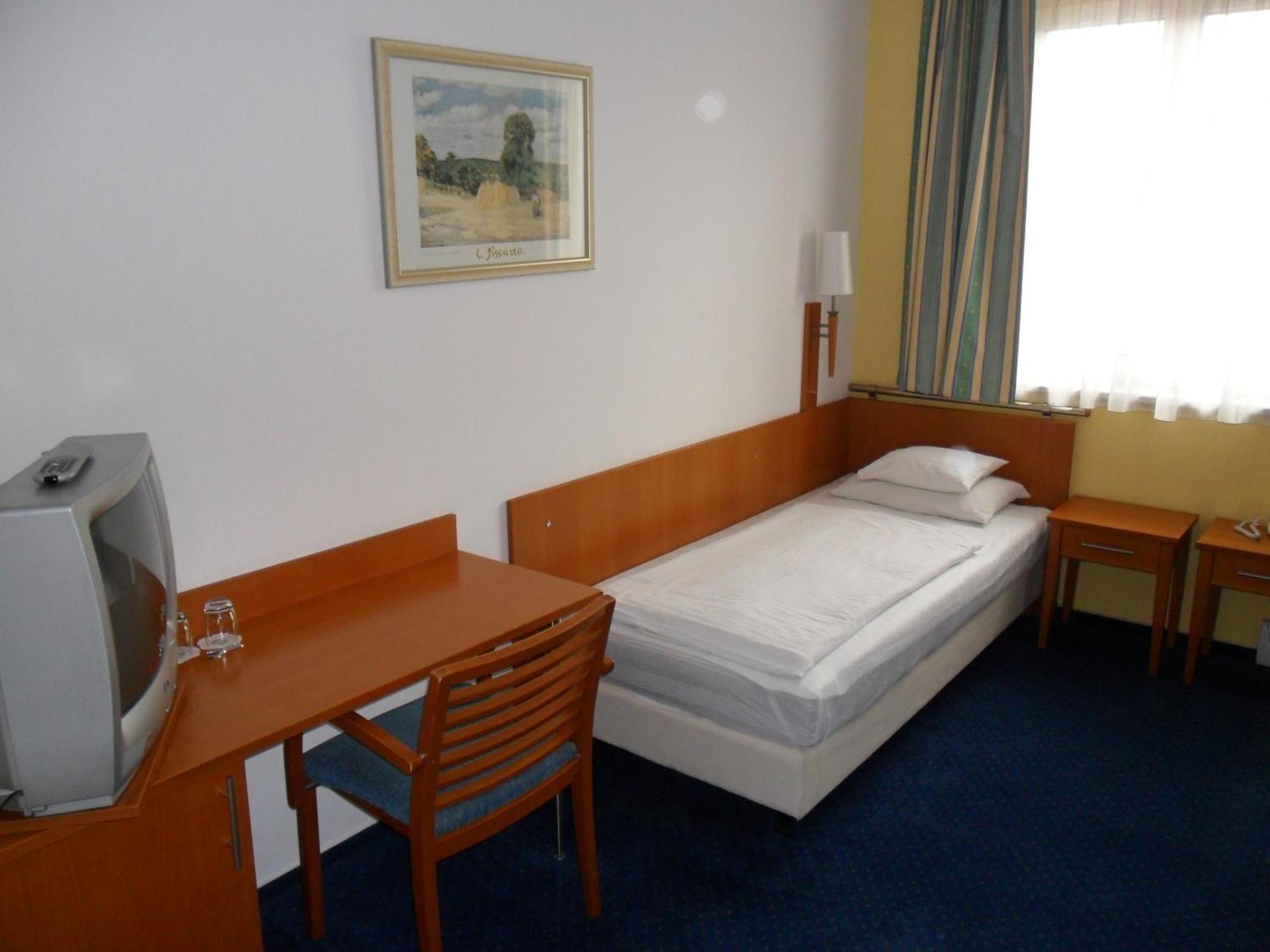 Hotel Veritas 3*