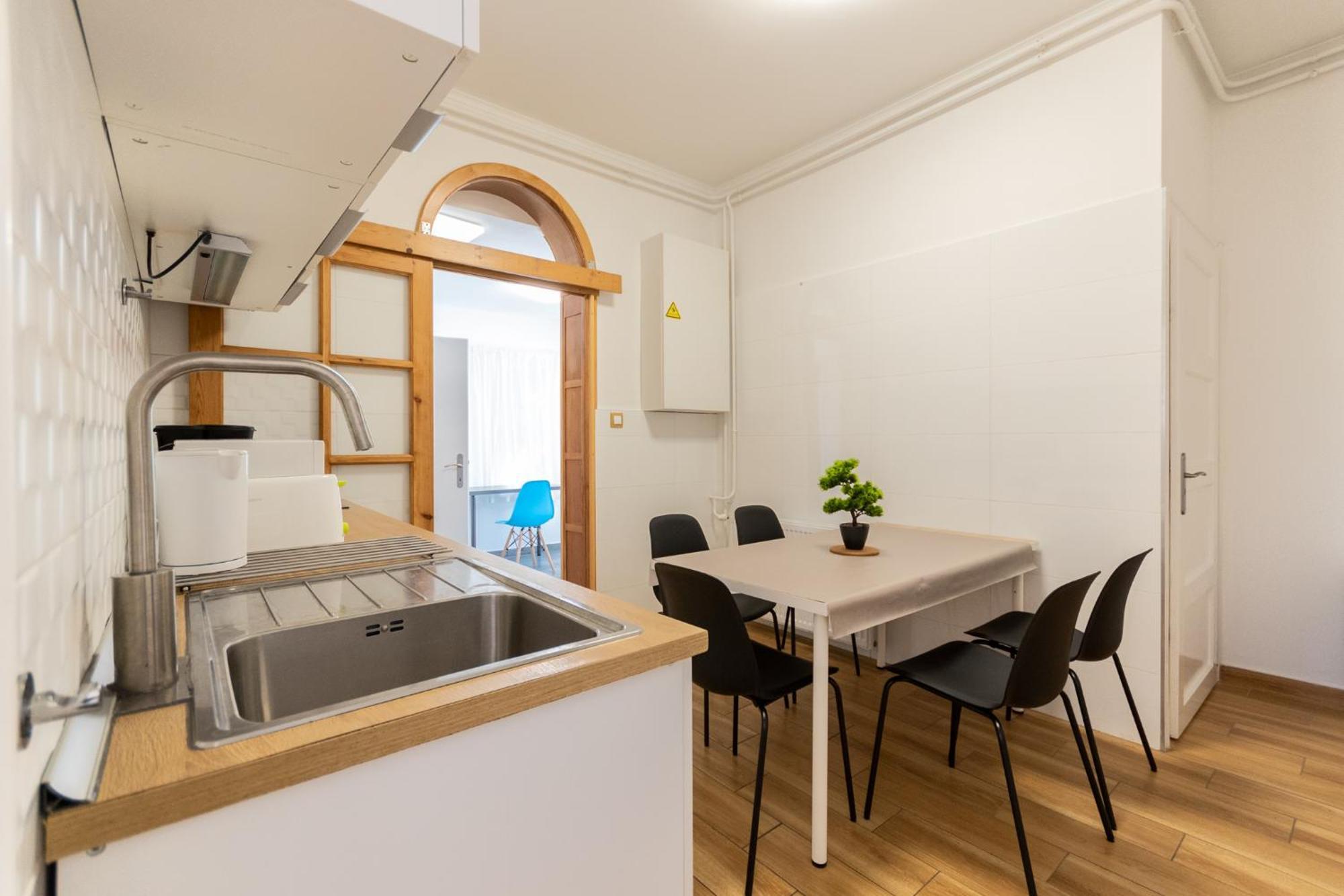Apartamento B12 *