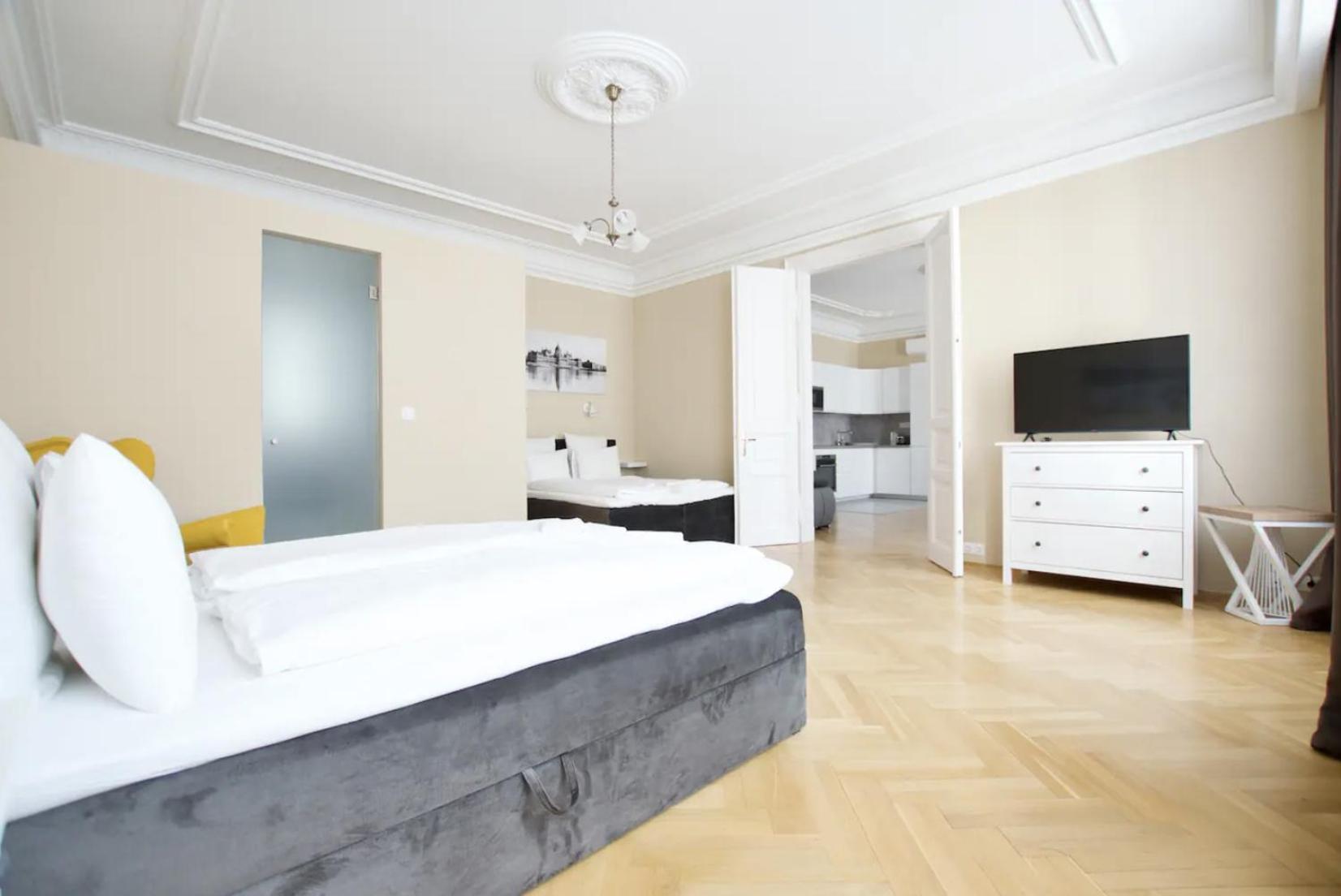 Premium By Hi5 - Ferenciek Tere - 3 Bdr
