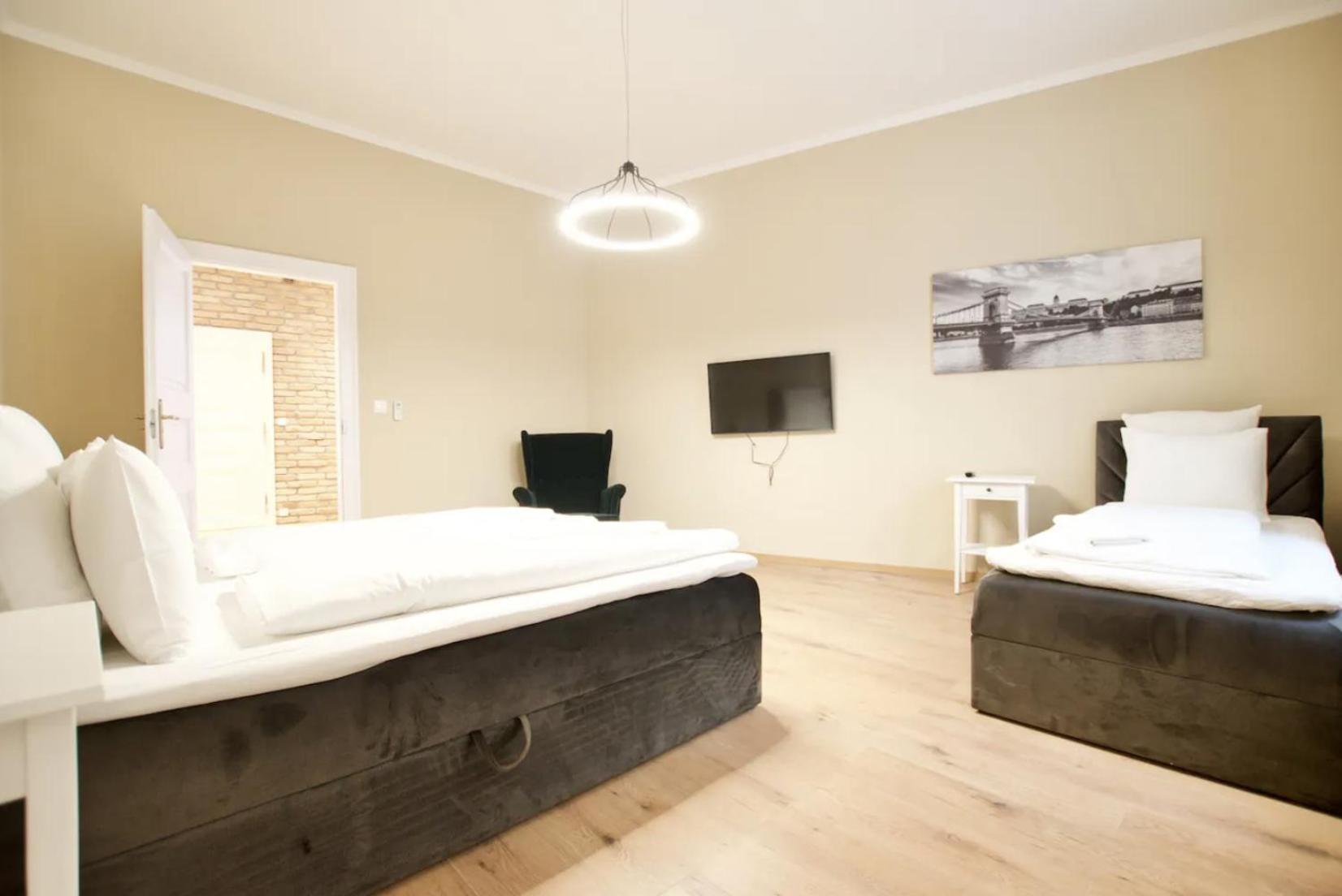 Premium By Hi5 - Ferenciek Tere - 3 Bdr Budapest
