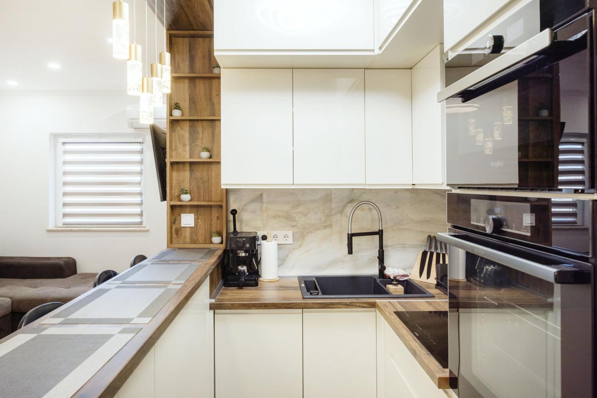 Apartment King Of The Inner Budapest
