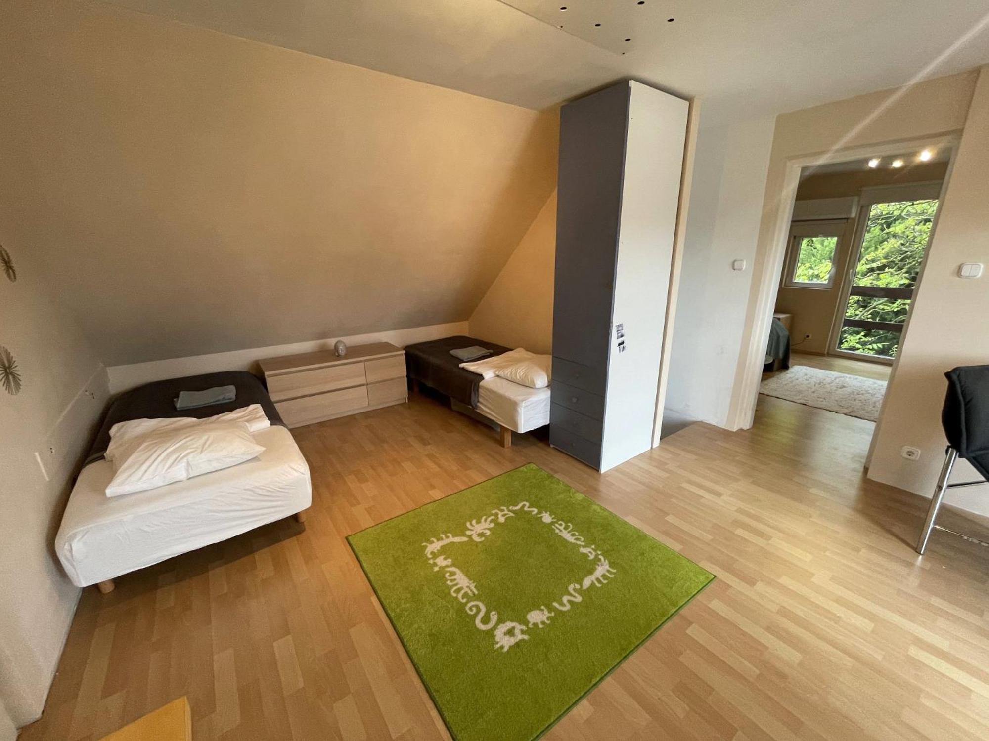 Villa 4 Guests: River & Garden Charm *