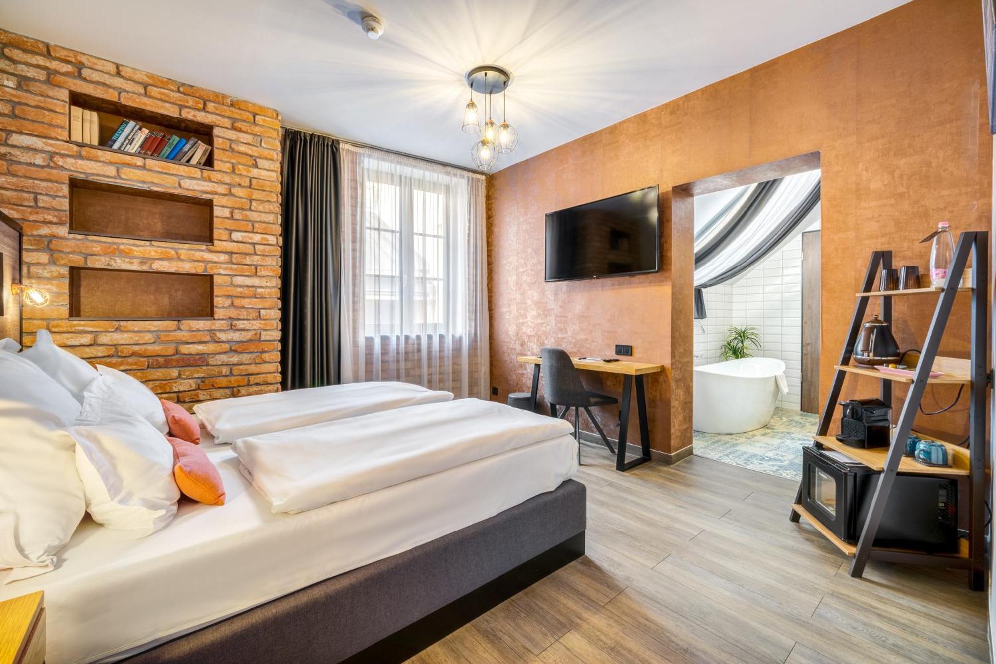 Memories Oldtown Hotel 4*