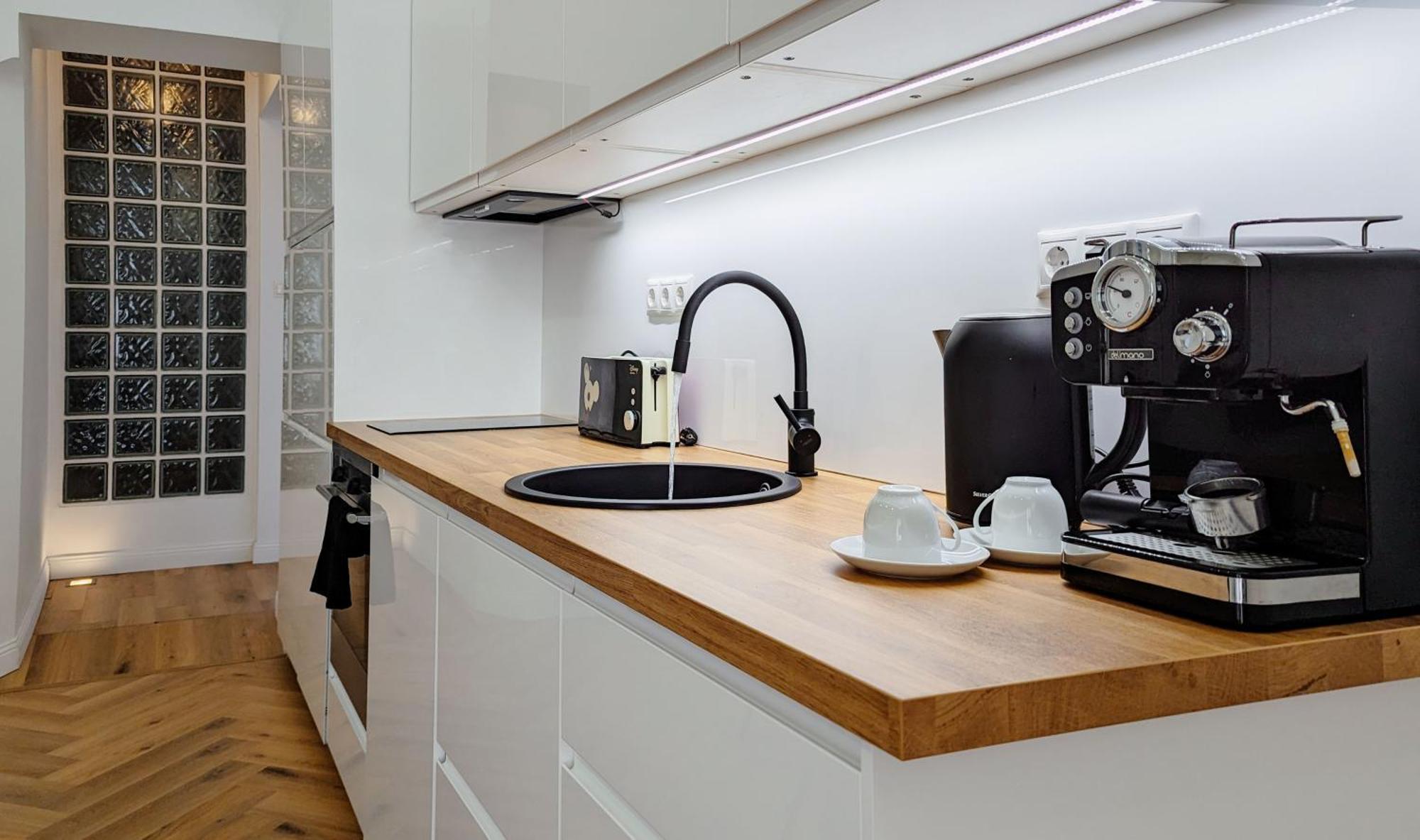Pedestrian Apartment, The Location Appartement *